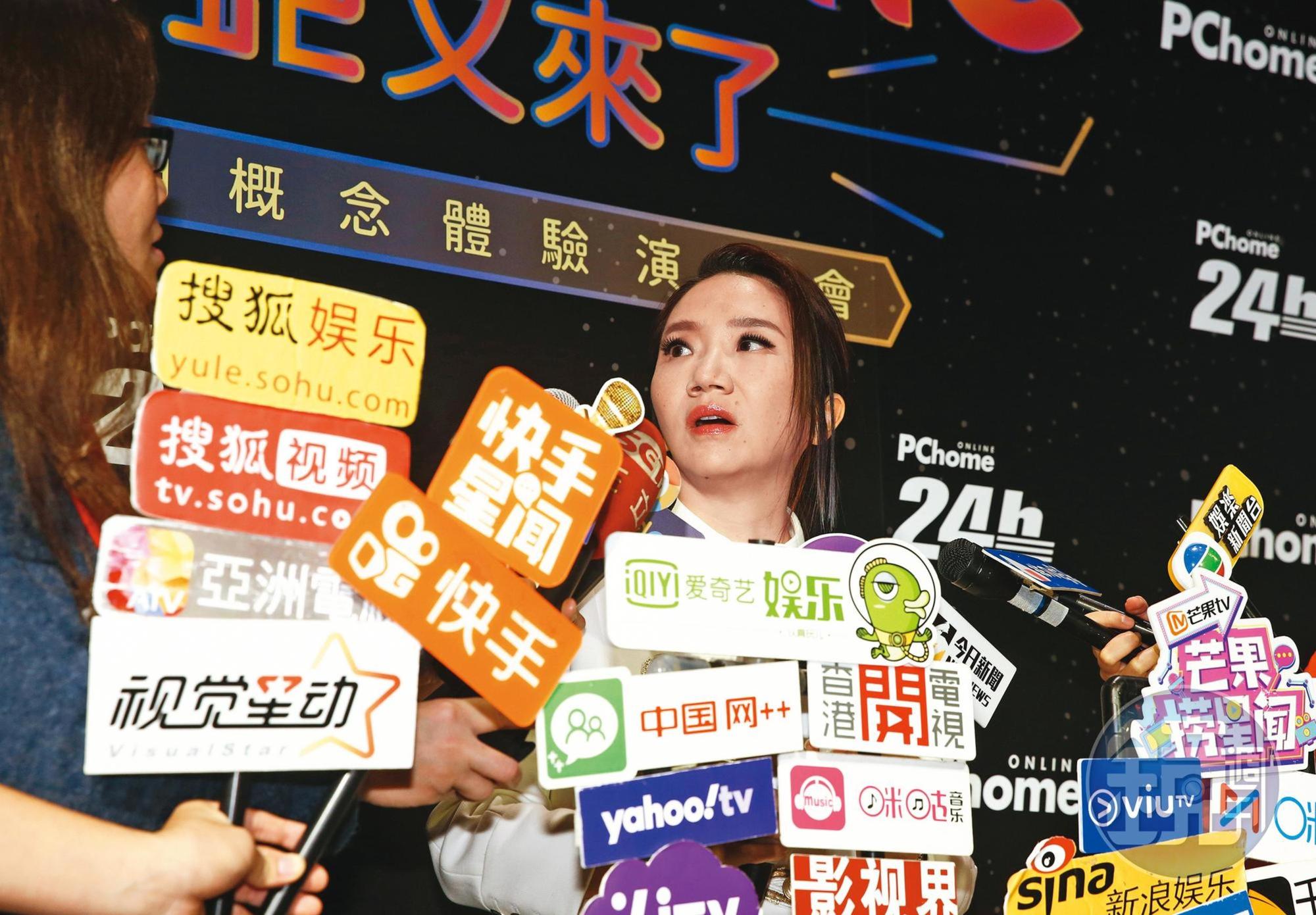 被問到農曆春節的計畫,陶晶瑩說:「就是很簡單地陪陪家人、小孩,出國走走休息!」