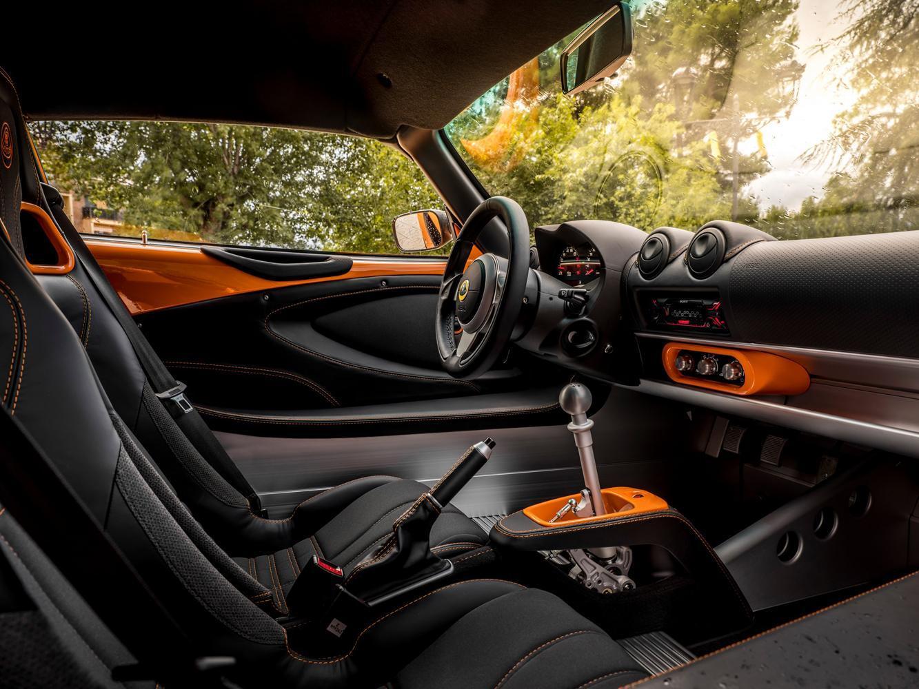 Lotus Exige Sport 350內裝特寫。