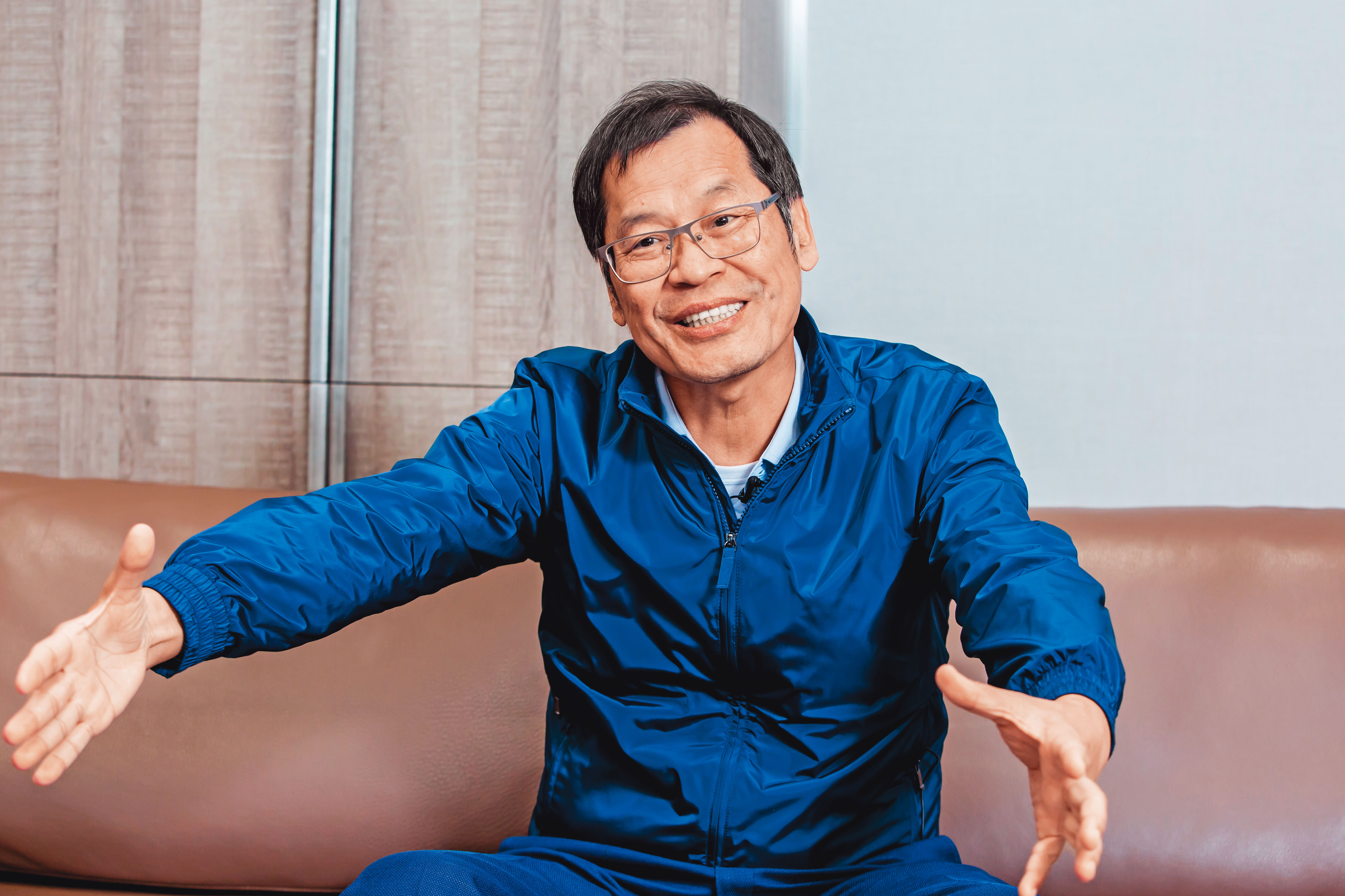 為興建雙子星大樓，許崑泰不惜賣股賣地籌資，他說是「連自己也押上去了」。