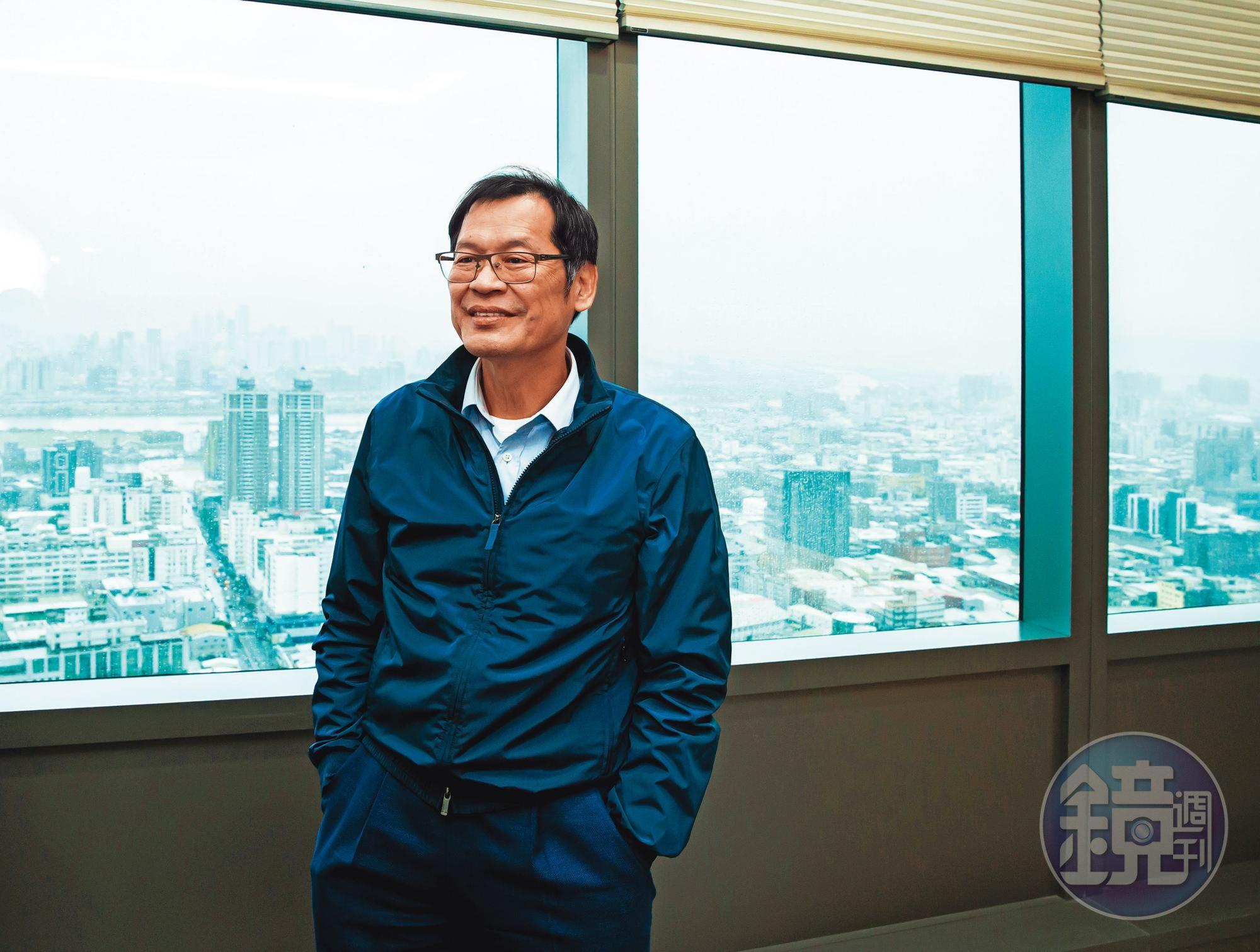 許崑泰在群光總部大樓接受本刊專訪,暢談投標雙子星以來的點點滴滴。
