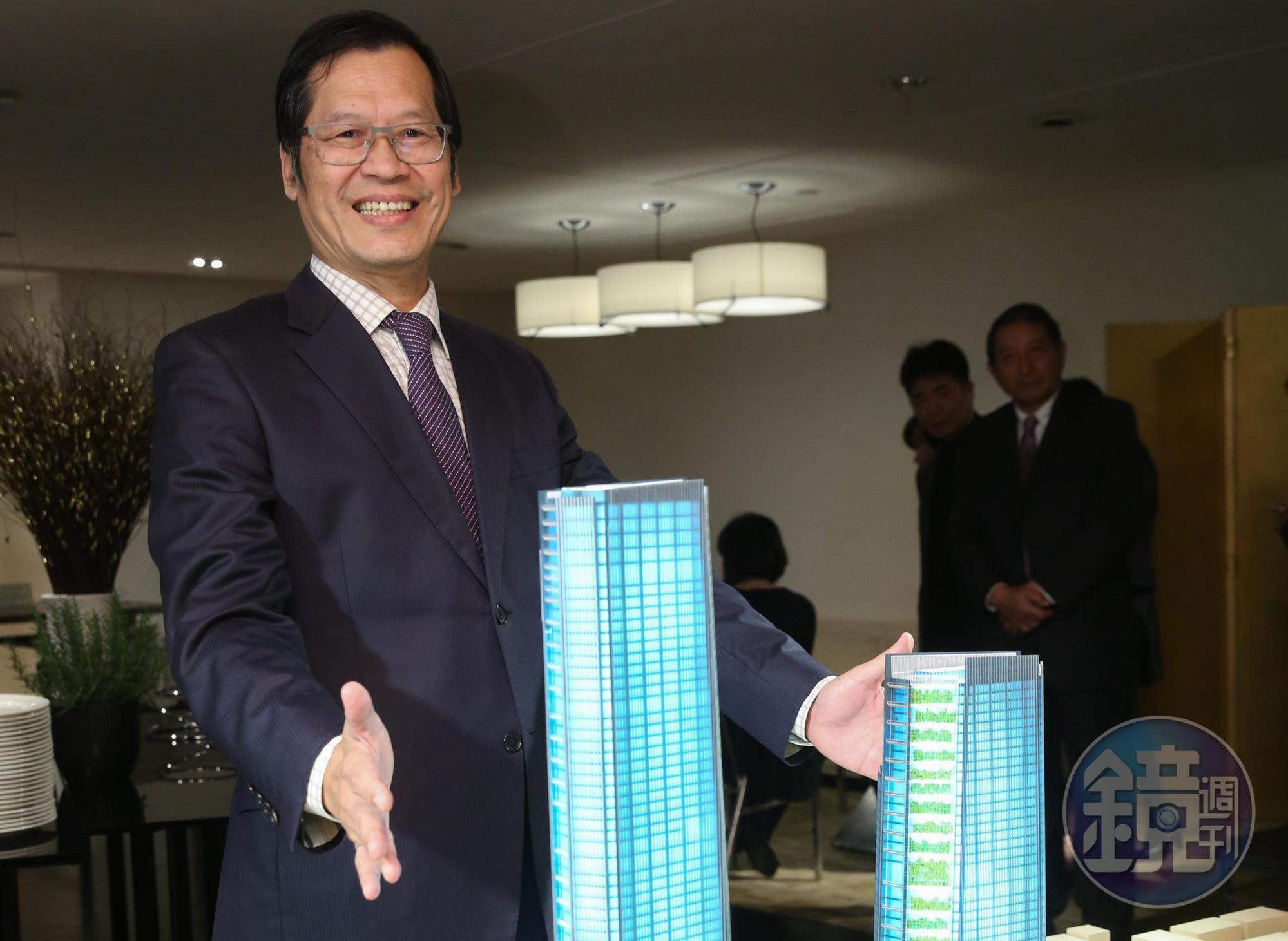 為興建雙子星大樓,許崑泰不惜賣股賣地籌資,他說是「連自己也押上去了」。