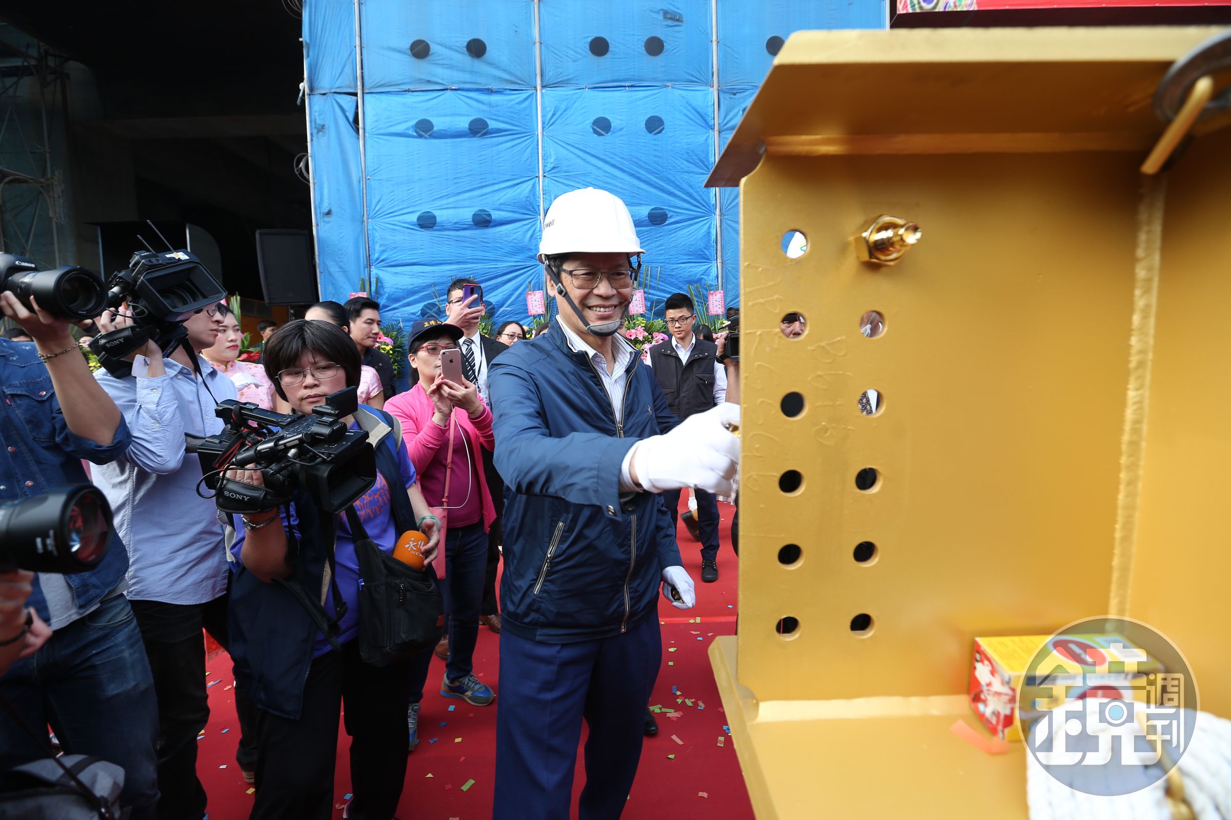 許崑泰強調，自己不是建商，本身沒有囤過任何一塊地，買地蓋樓都是自用。 