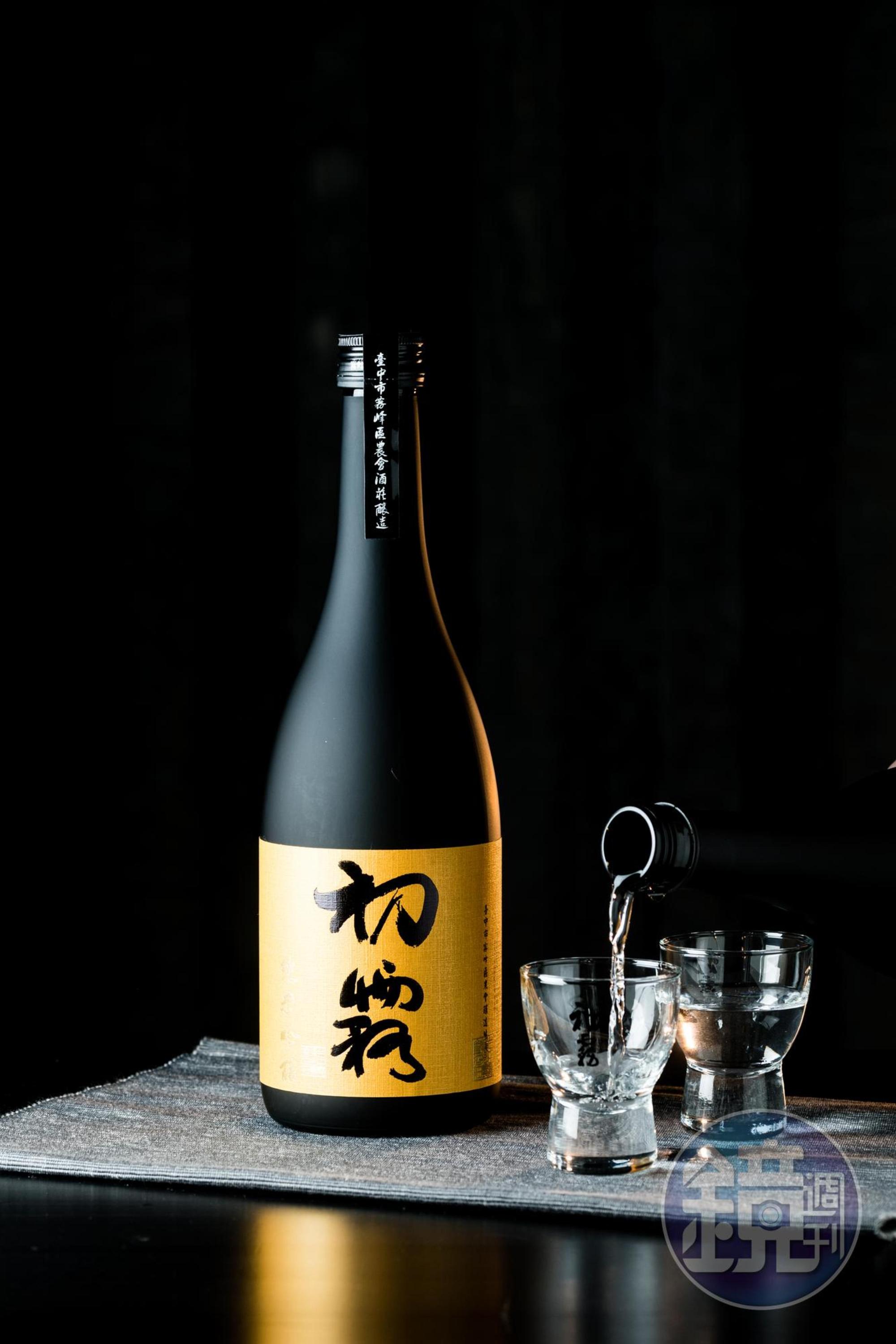 「初霧 純米吟釀」是酒莊推出的首款酒,甘甜、米香悠然,屢獲國際肯定。(780元/瓶)