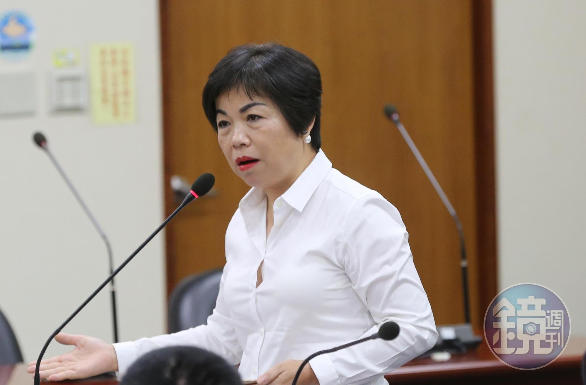 台中市副市長楊瓊瓔絕口不提是否要請辭台中市副市長,只說一切都會以市政為重。圖為資料照。