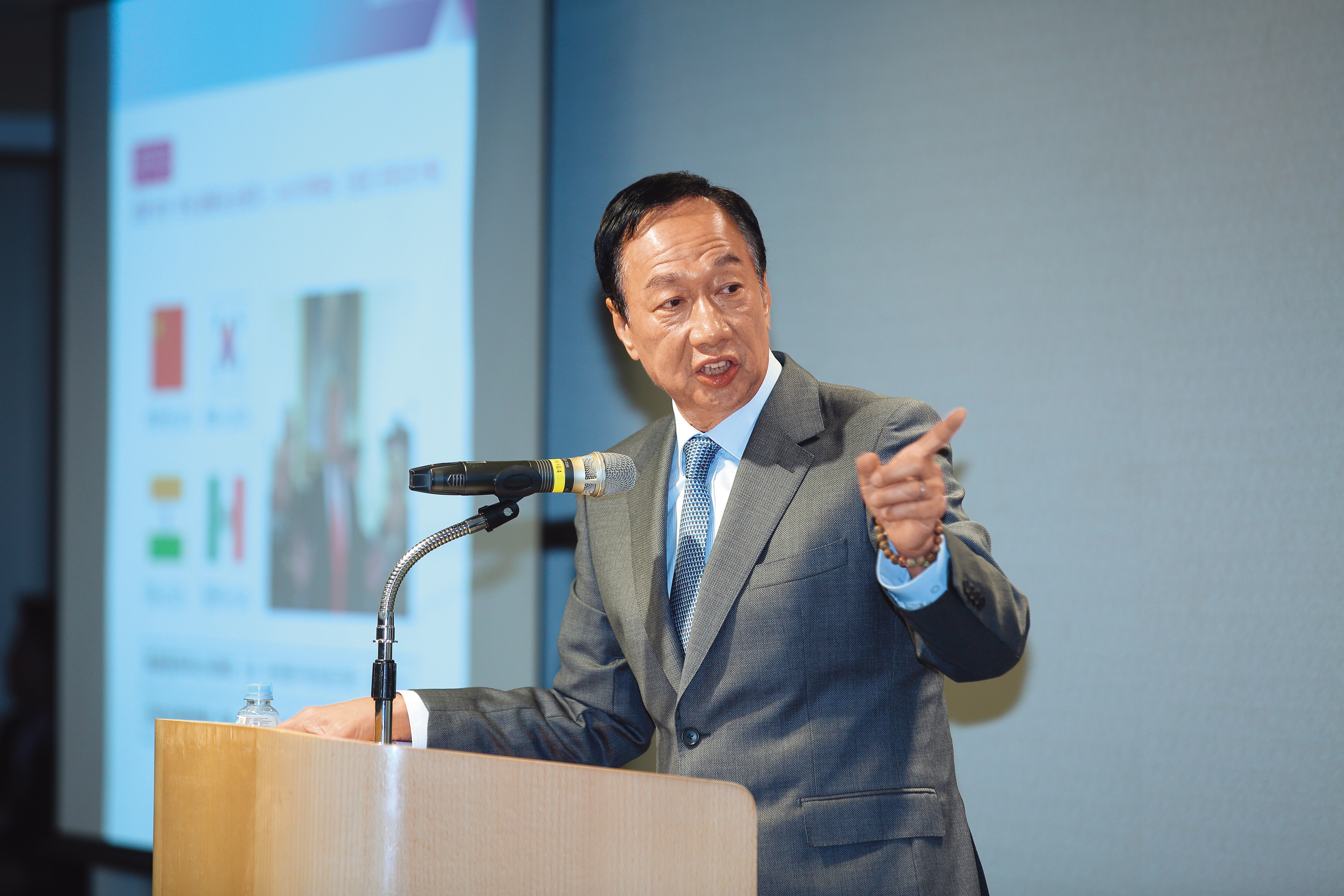 鴻海前董事長郭台銘曾祭出人民幣千萬元獎金，要揪出涉貪的不肖員工。