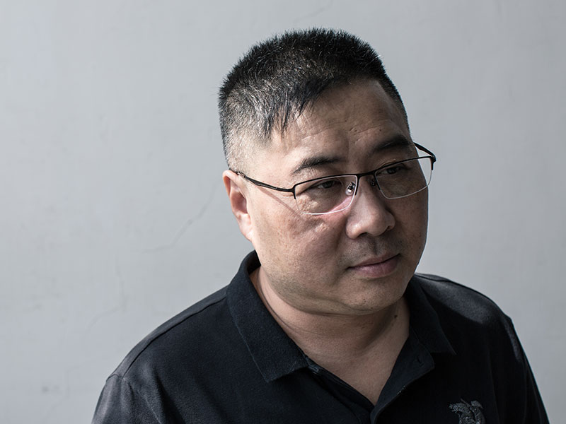 林慶祥40幾歲想起自己曾經有的作家夢，於是將17年跟警察朝夕相處的經驗，寫成小說《刑警教父》，也將拍成電視劇。