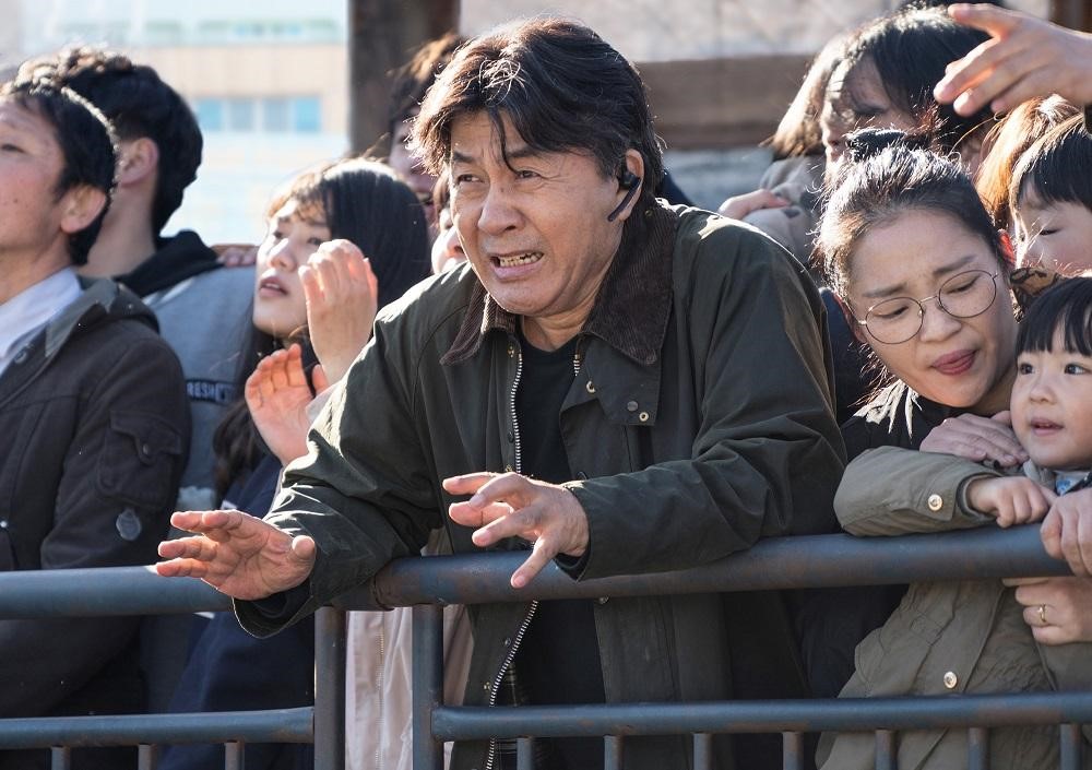 66歲的朴英奎以《超"人"氣動物園》暌違多年重返大銀幕。(車庫娛樂提供)
