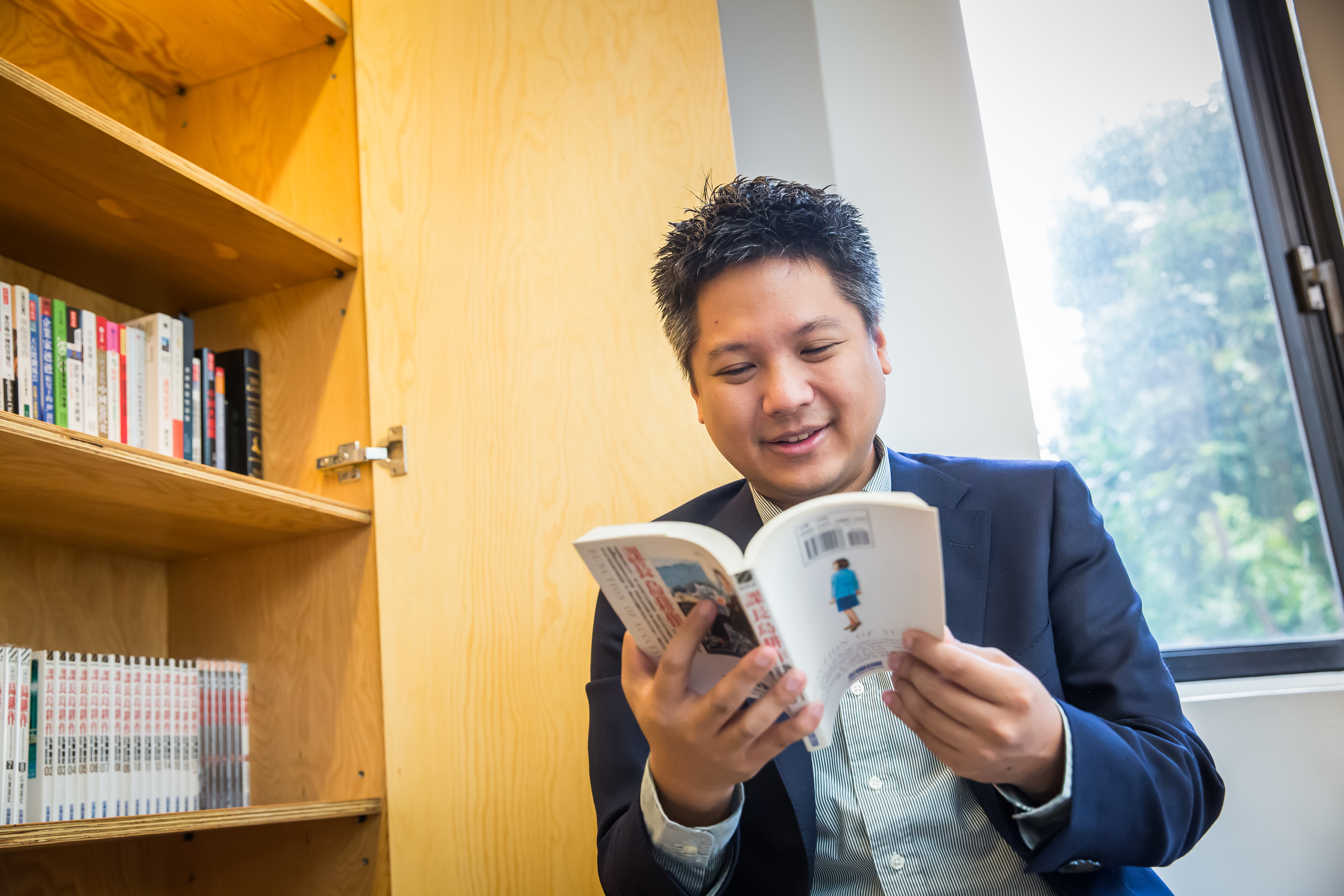 吳昕霈的辦公室內,收藏了一整套日本知名職場漫畫《島耕作》。