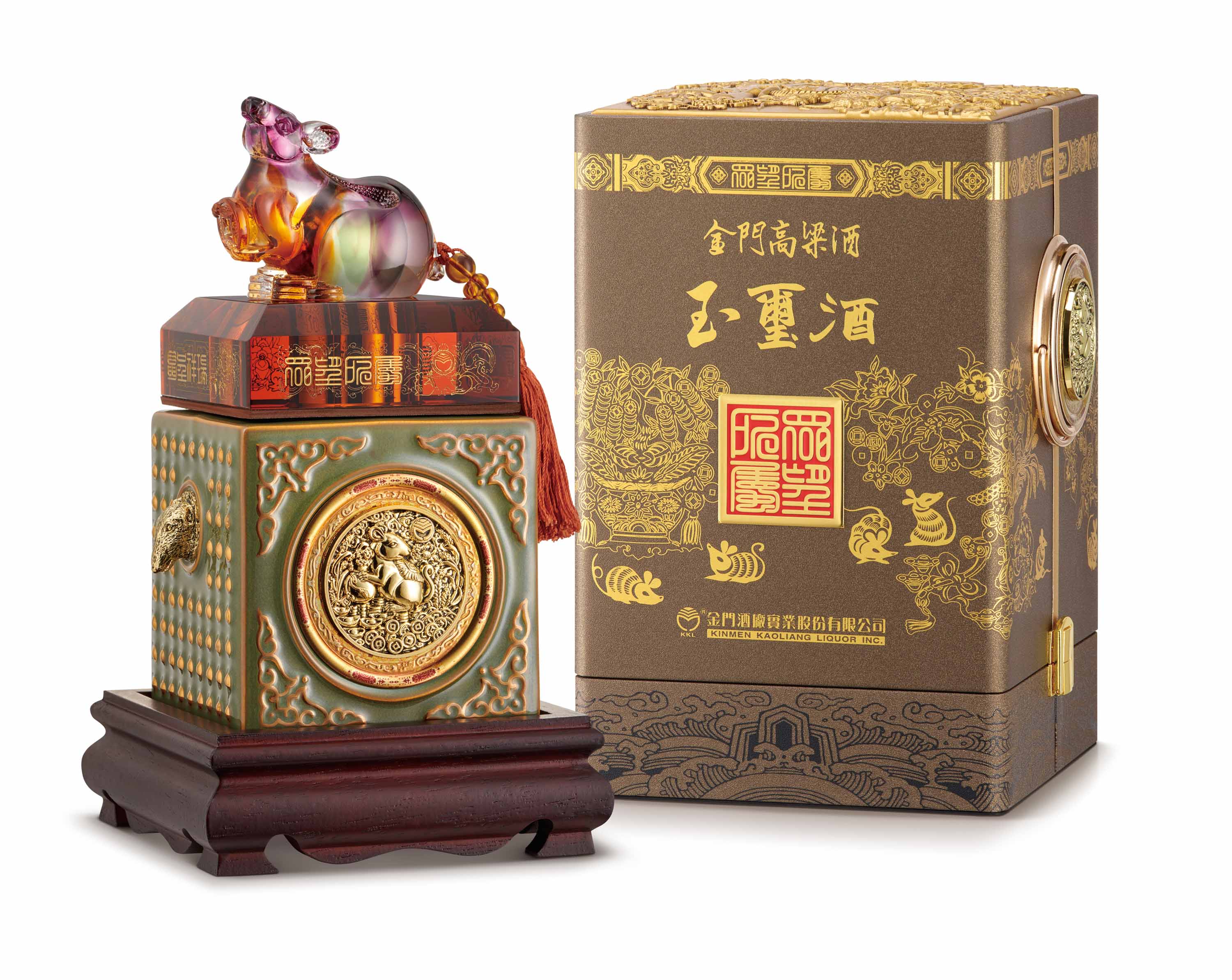 鼠年玉璽酒「眾望所屬」外型頗符合金鼠年的財味。（10,900元／套）