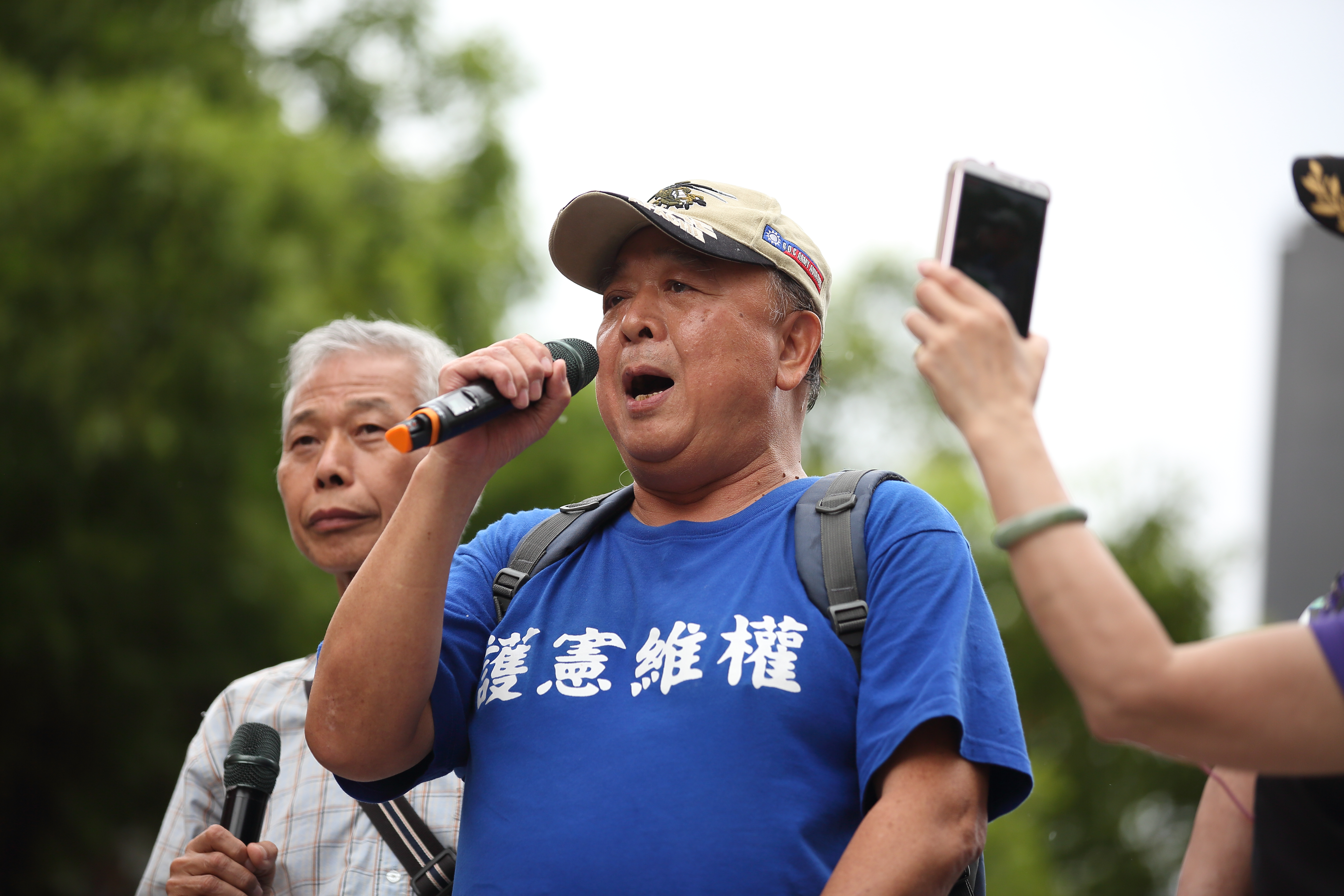 國民黨日前推出不分區立委名單後，退將吳斯懷被外界質疑立場明顯親中，甚至被對手當成競選標語「全民下架吳斯懷」。（本刊資料照）