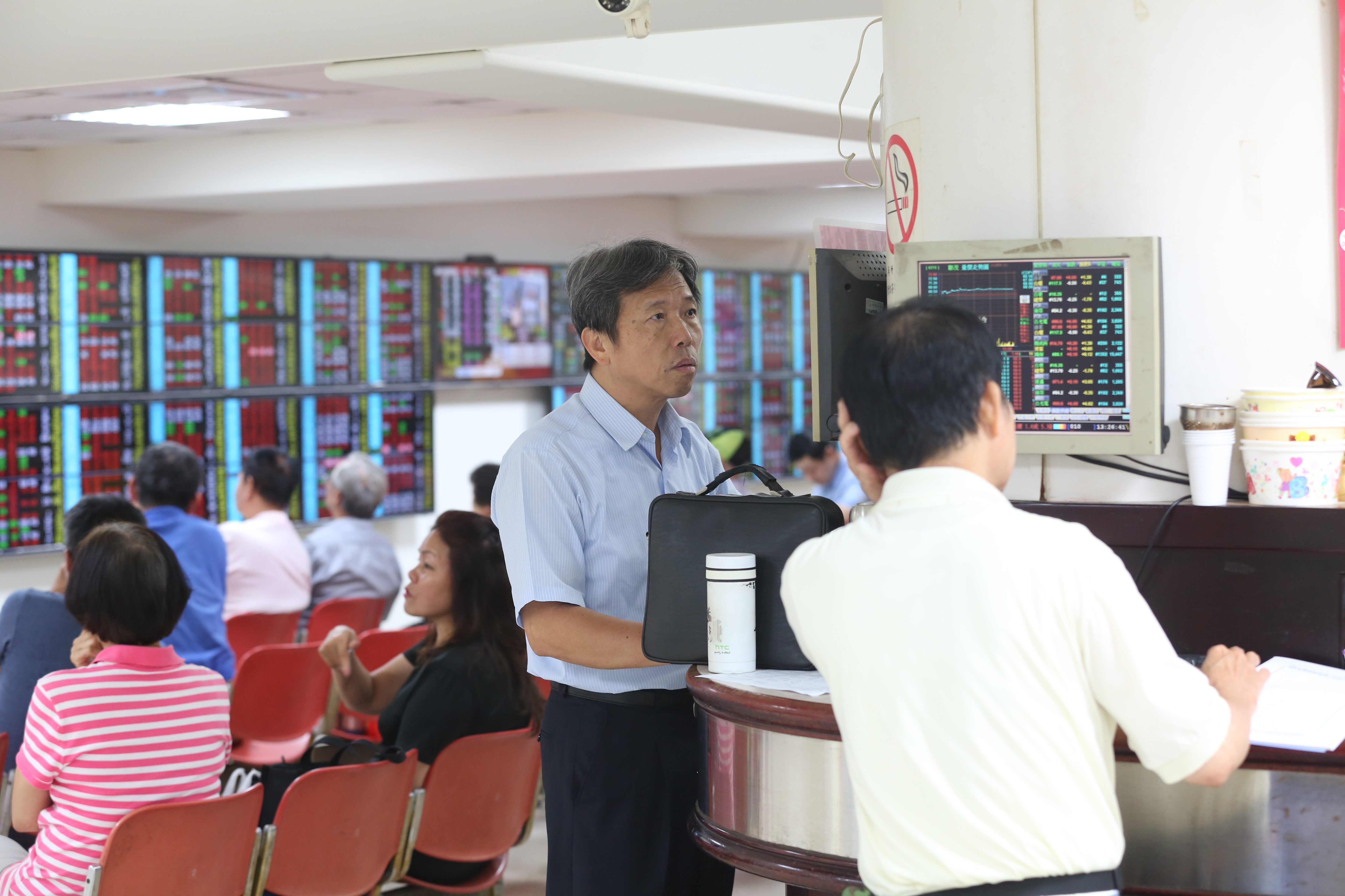 長線持股最大考驗，就是不隨市場起舞，股價狂飆也要心如止水。