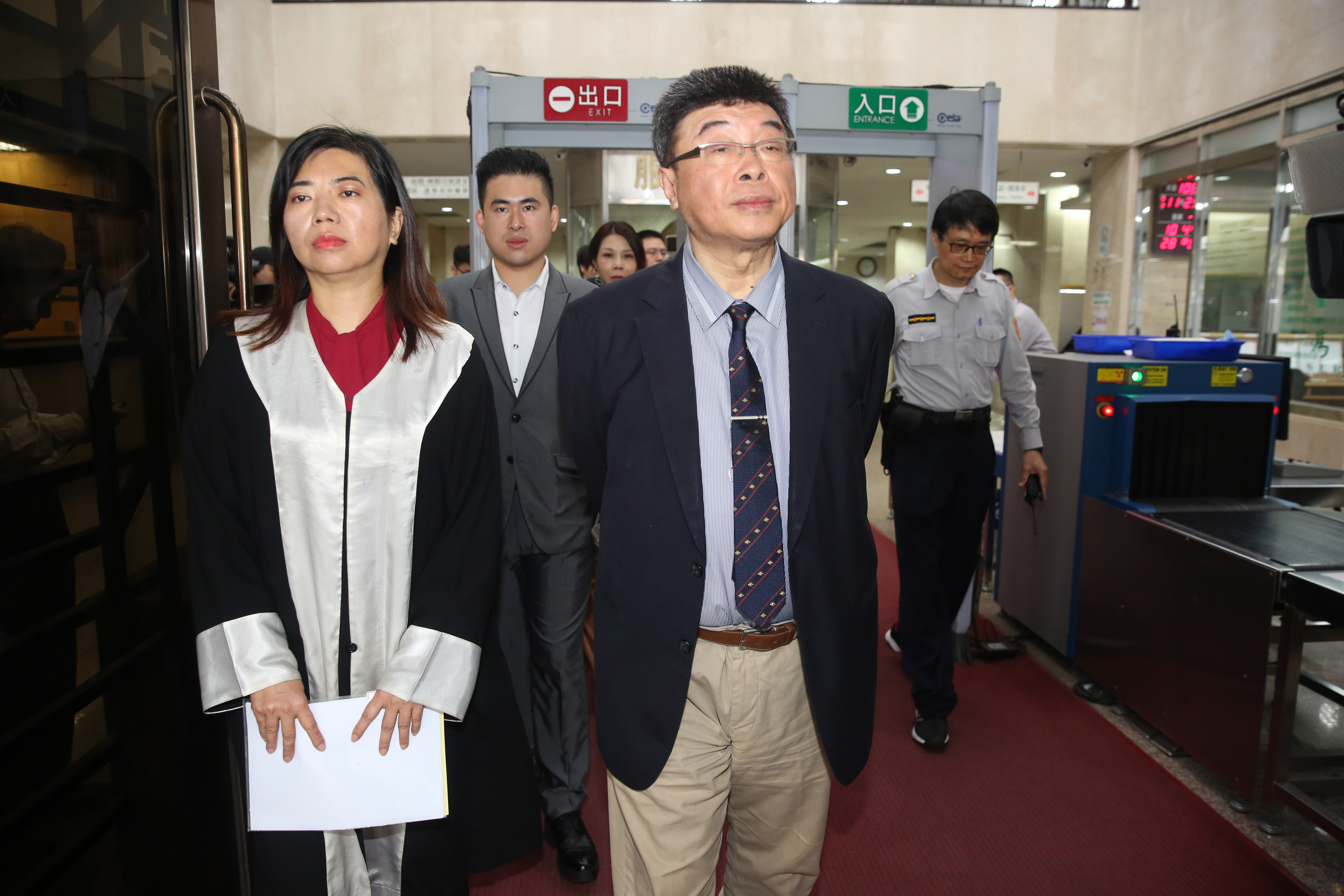 新黨不分區立委候選人邱毅今批「蔡英文算女性嗎？」