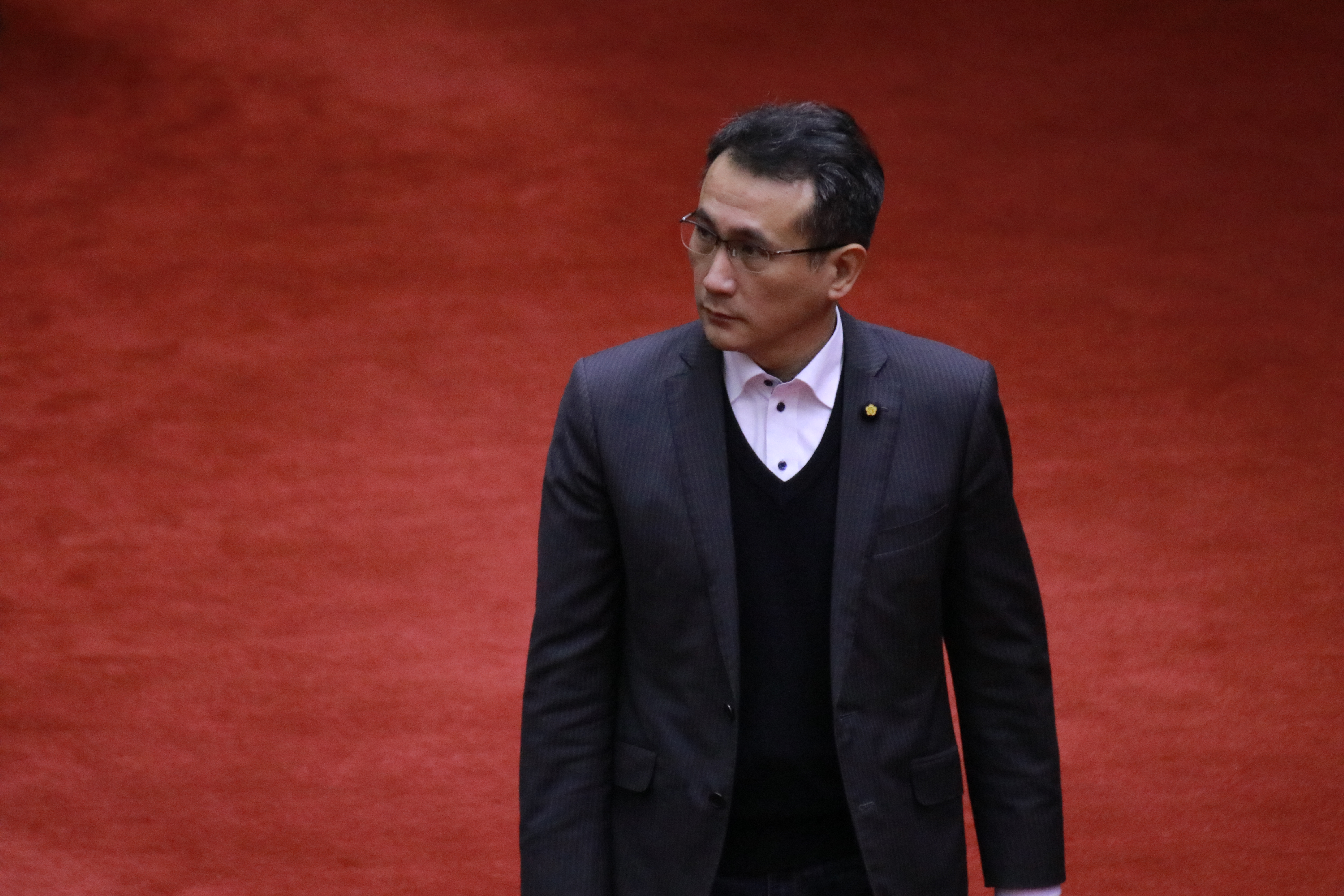 針對陳根德諷以別人家務事做文章，鄭運鵬強調四年來沒有做任何操作。（本刊資料照）