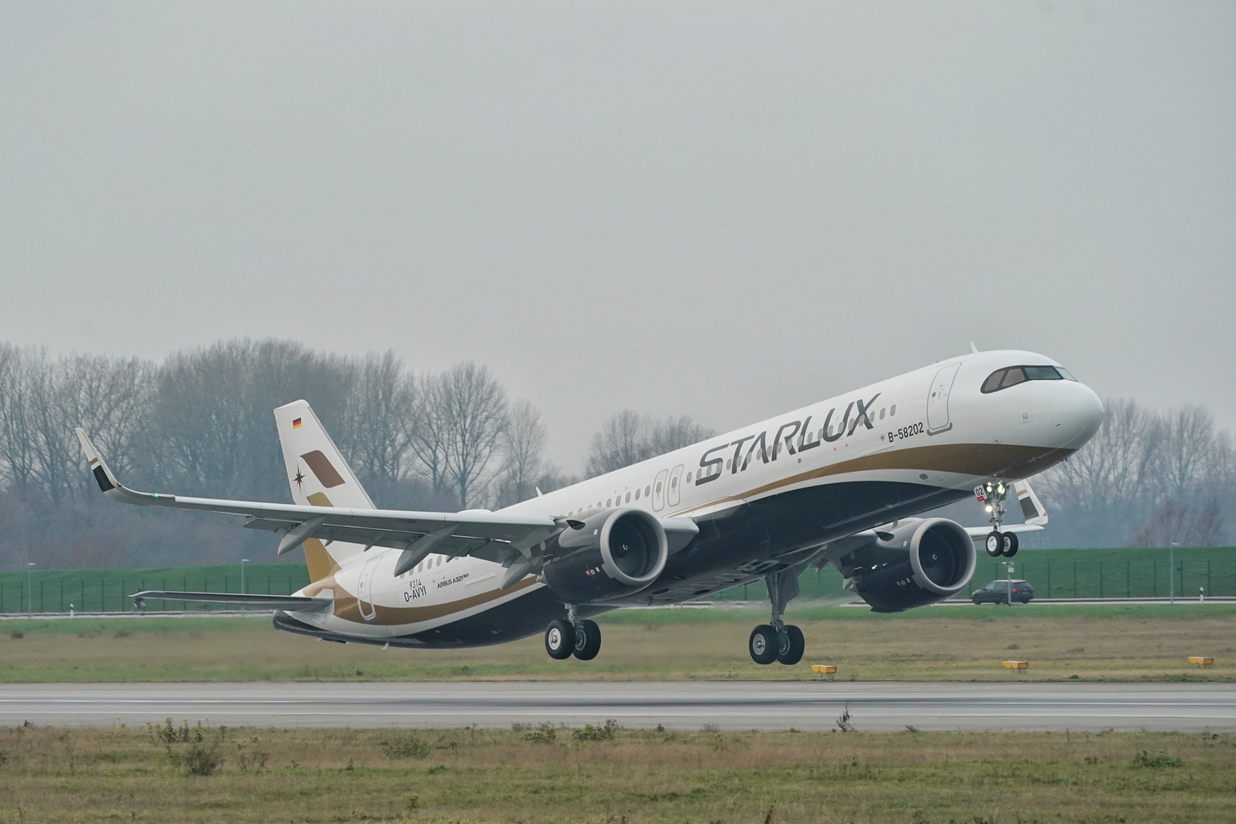 星宇航空2號機交機，依舊由張國煒親自駕駛返台。（星宇航空提供）