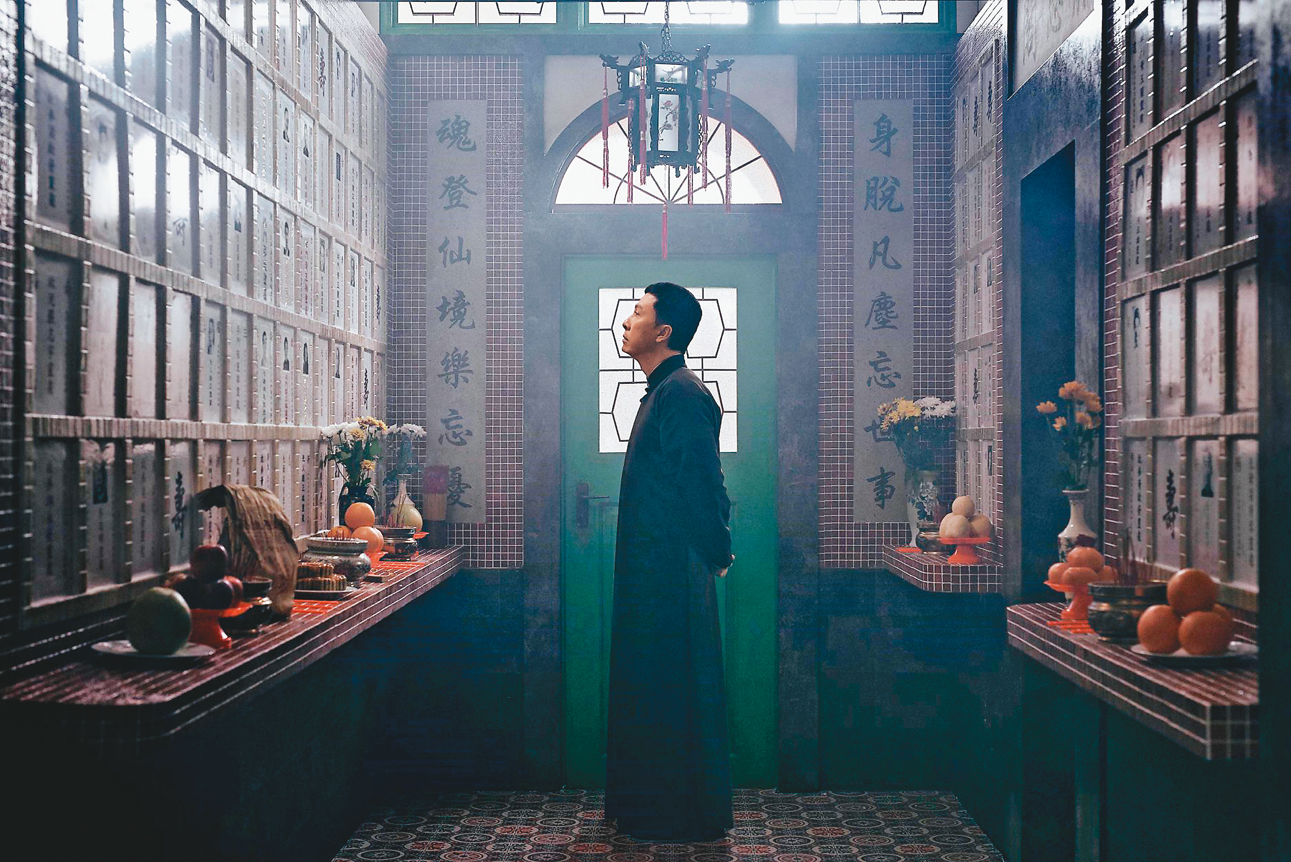 用4集電影演繹詠春高手葉問的一生， 甄子丹在《葉問4：完結篇》有武者仁心與急公好義，除對抗外侮，還得面對上、下兩代難以跨越的理解鴻溝，打得過癮，父子情也令人鼻酸。