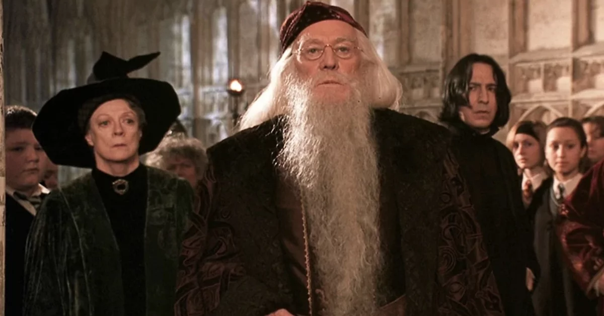 作者證實霍格華茲校長鄧不利多‧阿不思是同性戀，年輕時曾和葛林戴華德相戀。