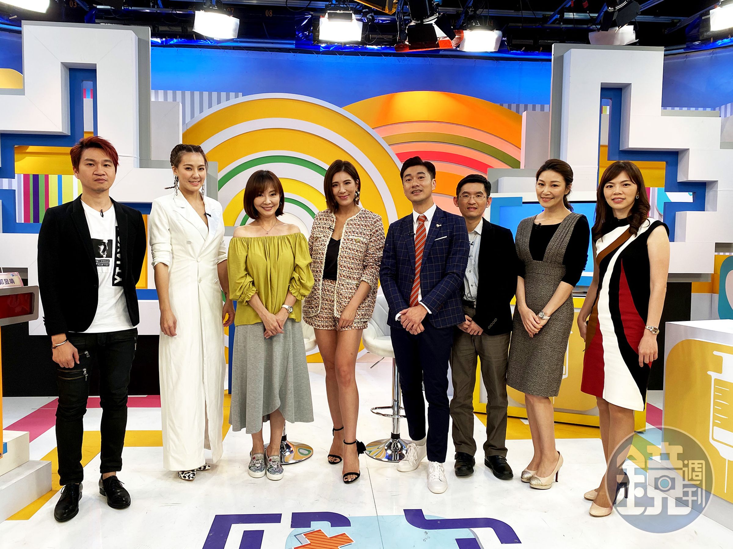 藝人劉雨柔、郭昱晴日前上緯來《醫次搞定》錄影，劉雨柔自爆從小有過敏性鼻炎、氣管問題常被媽媽賞巴掌。（緯來提供）