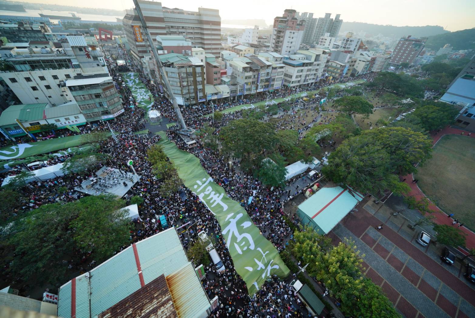 Wecare台灣大遊行今（21日）下午在高雄登場。