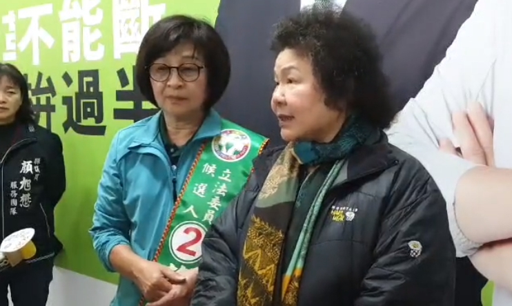 雲林輔選立委蘇治芬的總統府祕書長陳菊表示,尊重民間團體自動自發舉辦罷韓活動。(翻攝自蘇治芬臉書)