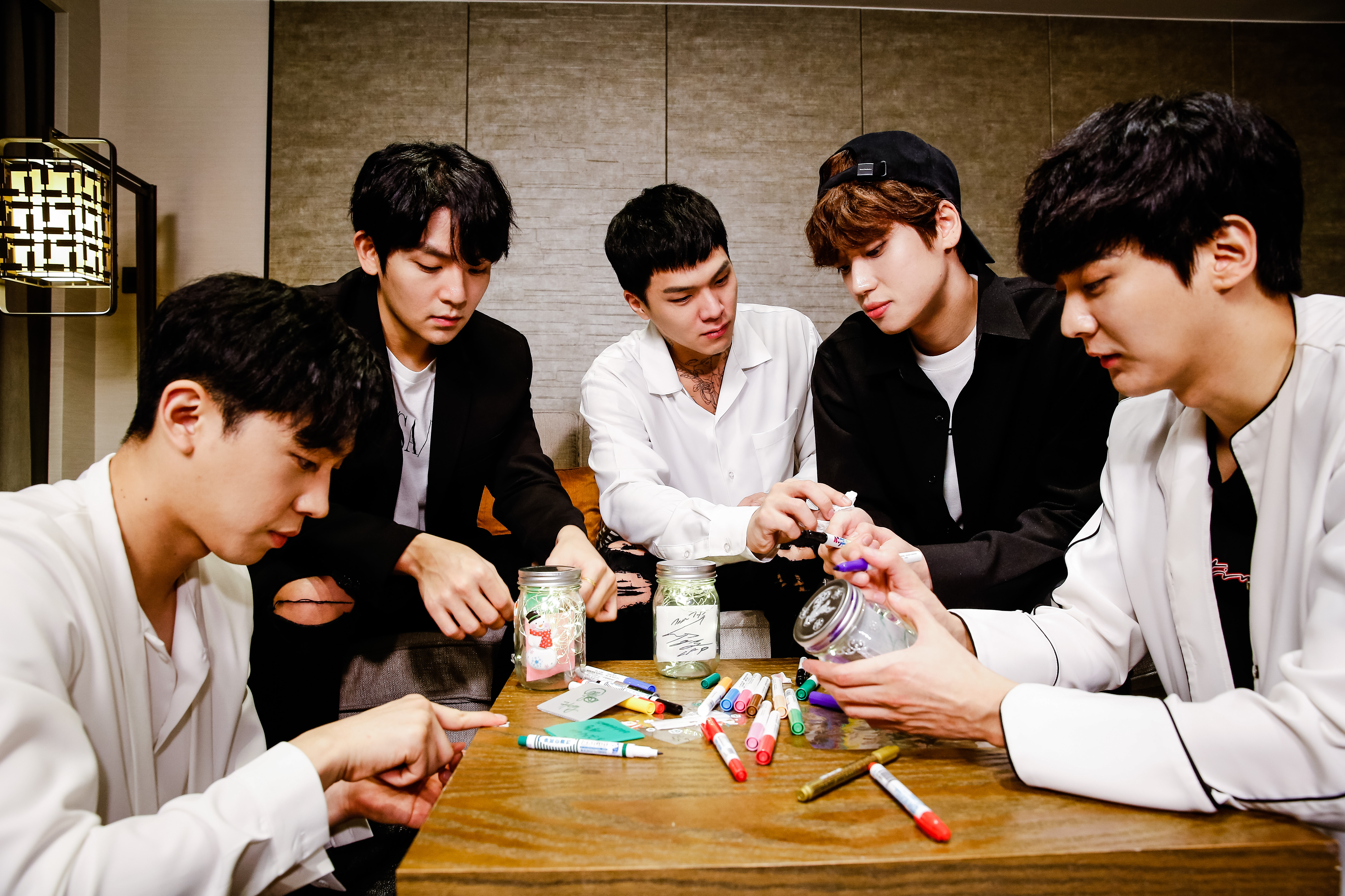 韓團TEEN TOP成員為台灣粉絲親手製作禮物。