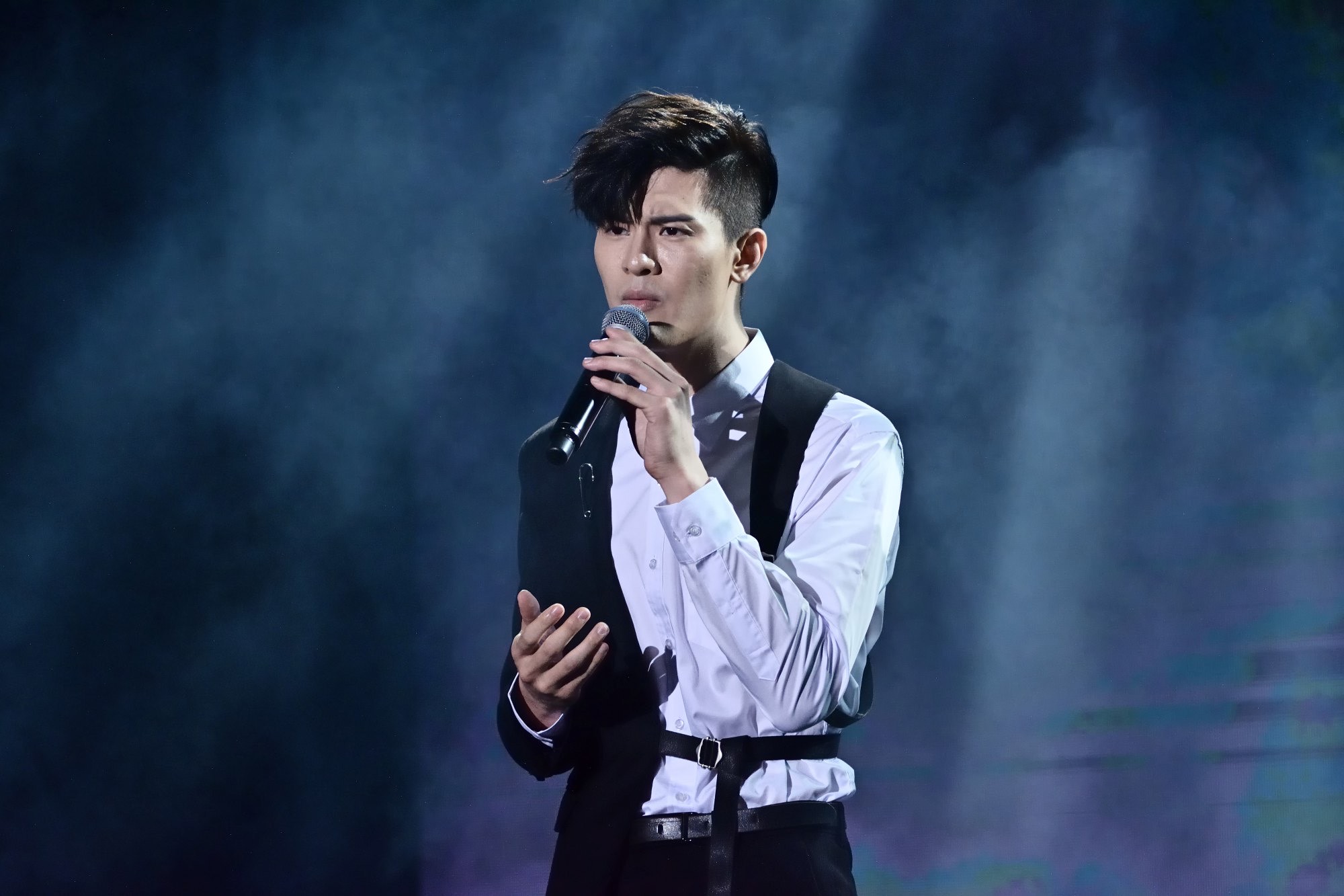 演唱會上吳承洋也發表二首，由自己創作的歌曲，〈Don’t Cry〉及深情演唱〈不想分開〉2首歌曲。（唱戲世界娛樂提供）