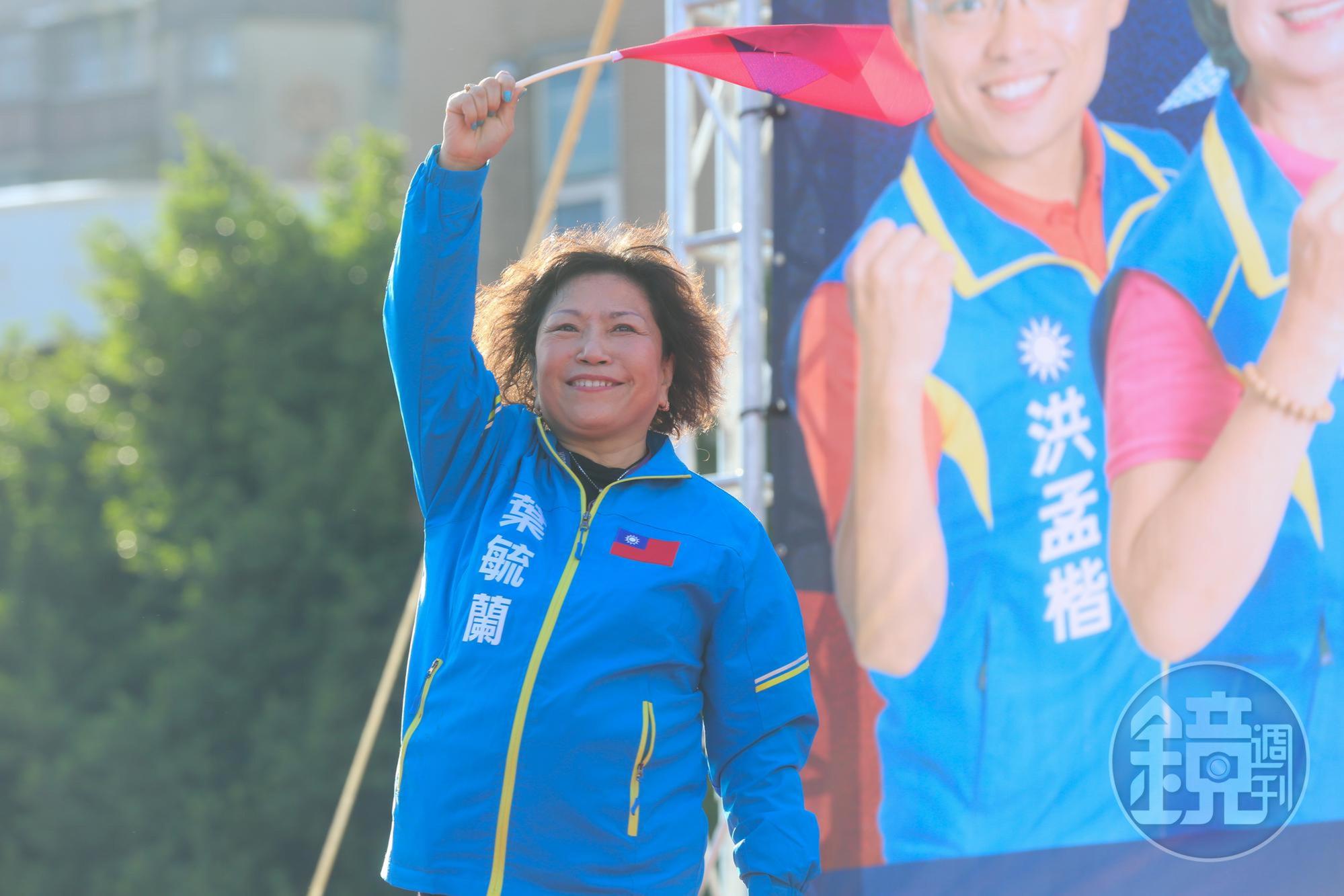 葉毓蘭嗆「吹牛比賽」勝利者是民進黨,還酸罷韓遊行乾脆湊整數,「說百萬人上街頭罷韓」。