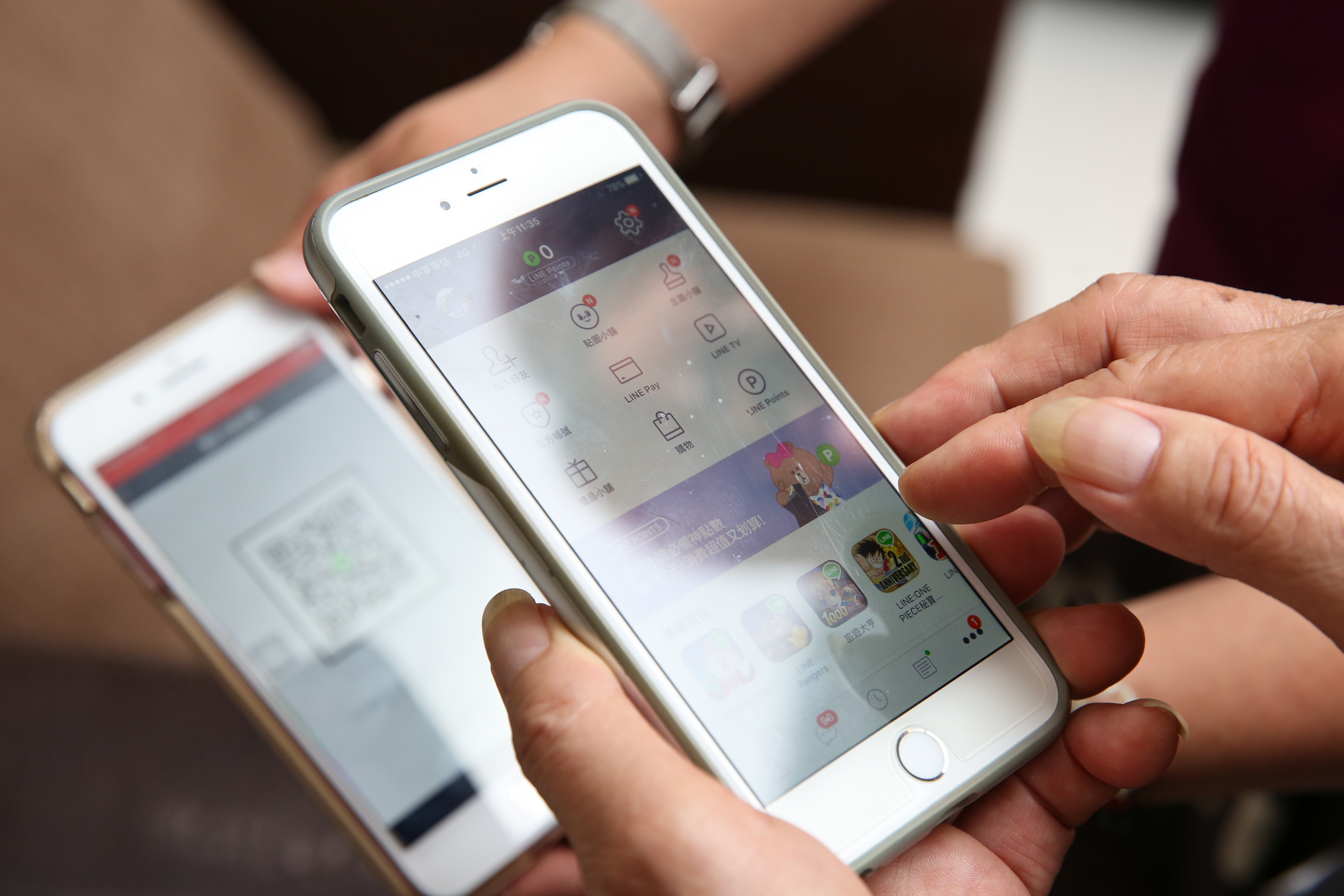 澳門《網路安全法》於22日正式生效，規定手機用戶和預付卡用戶都必須向商家提供身分資料，若120天內未辦理登記，將會被取消服務。（示意圖）