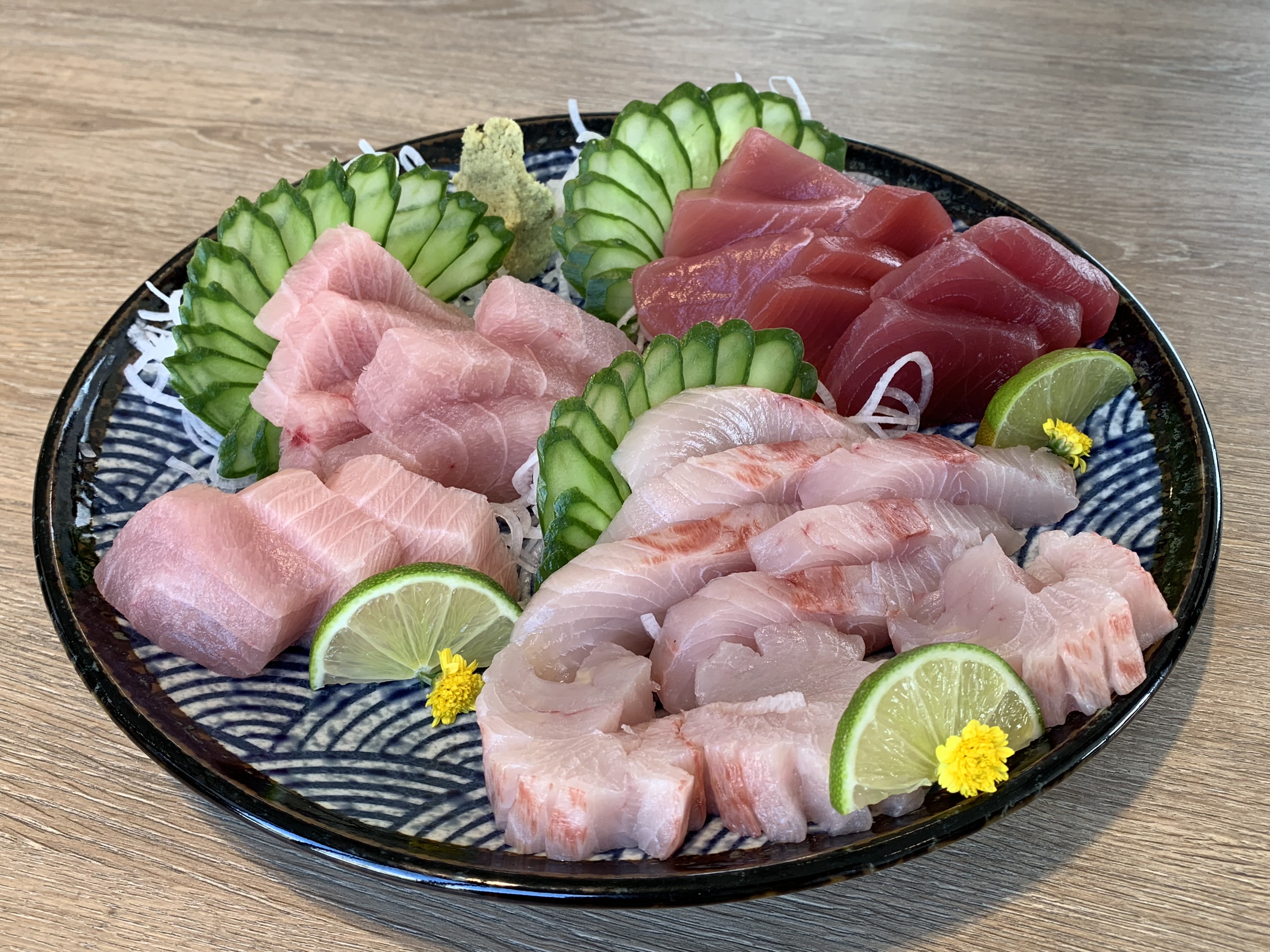 「旗遇海味」的鮮魚食材，都是每天從成功漁港現挑而來。