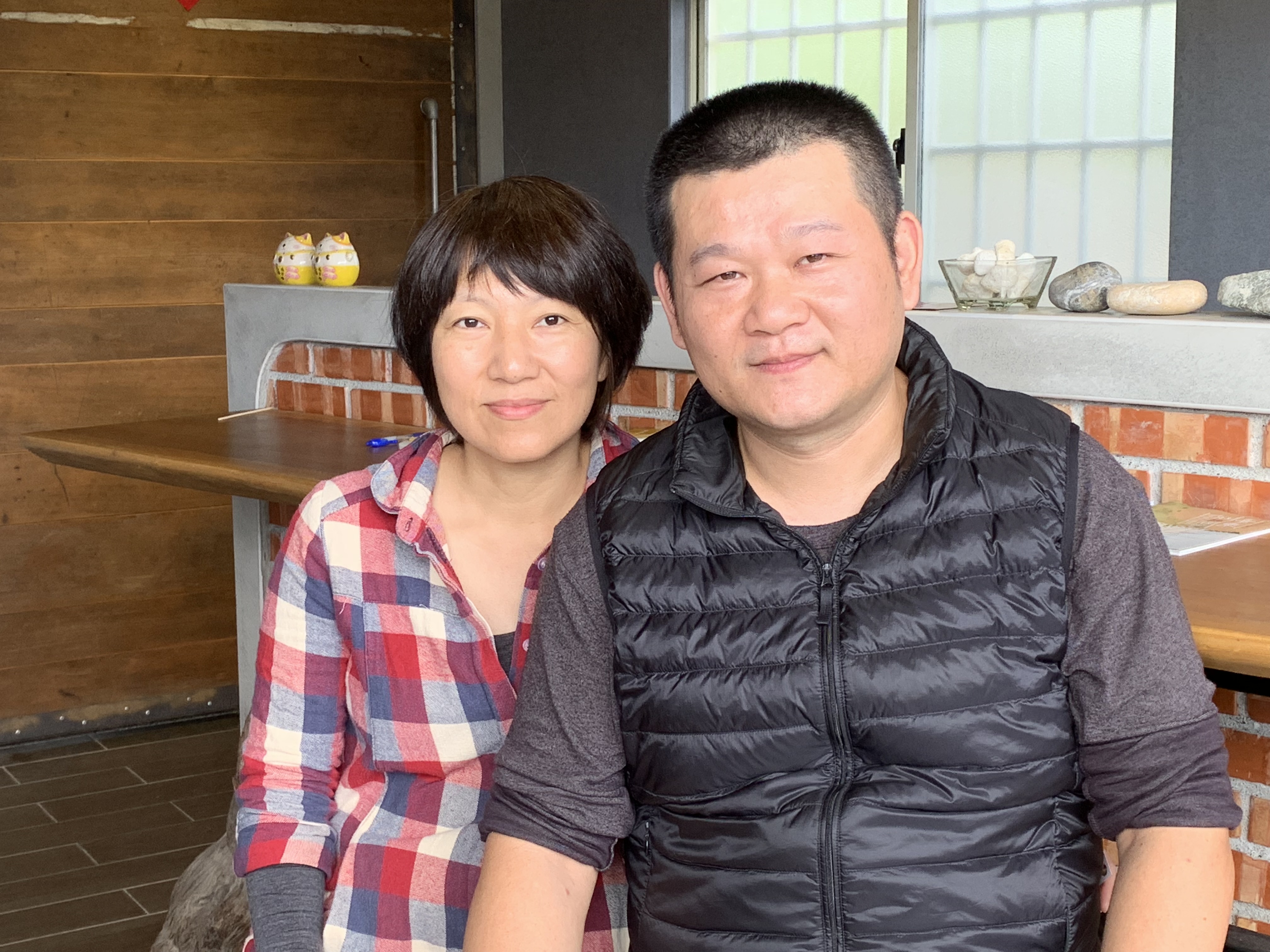 老闆夫妻倆以做給家人吃的心態製作肉品，挑選好的食材，接單才生產，不囤貨保持產品鮮度。