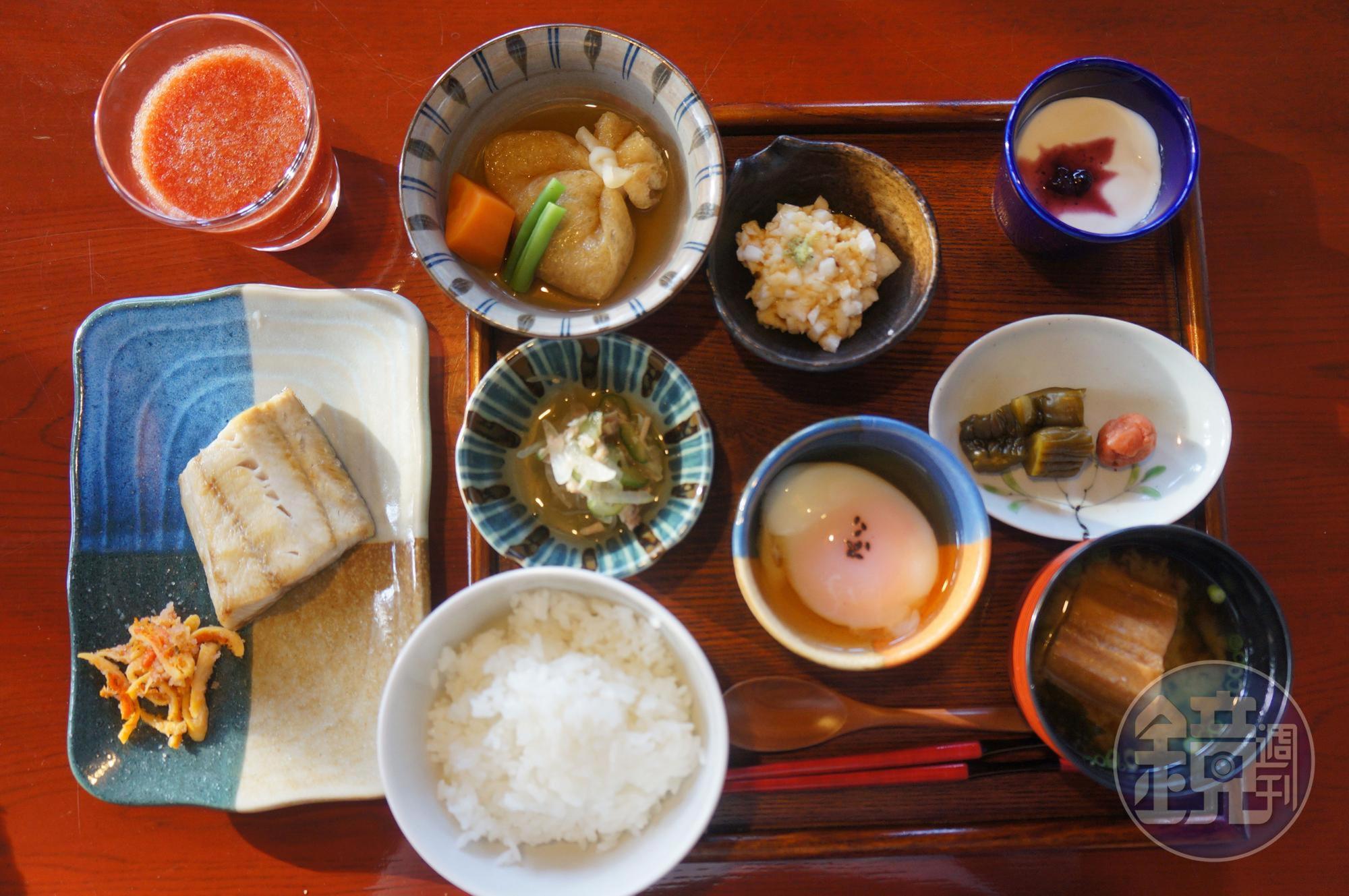 溫泉飯店的早餐。