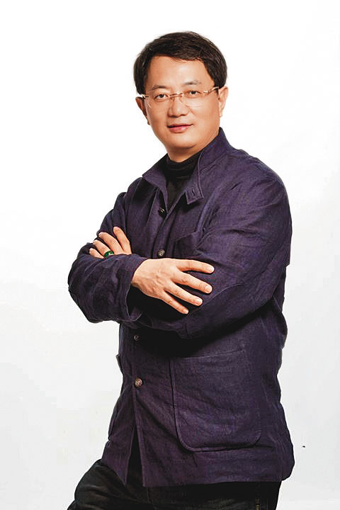 李建軍用年輕時的照片,當作新節目的宣傳照。(翻攝人體工程學李建軍教授臉書)