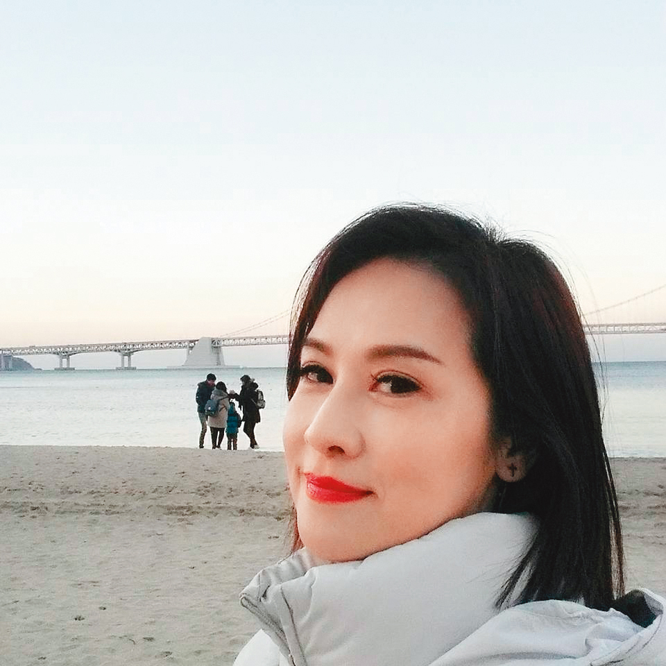 金友莊接收高凌風留下的豪宅,但因欠債只能割愛。(翻攝自金友莊臉書)