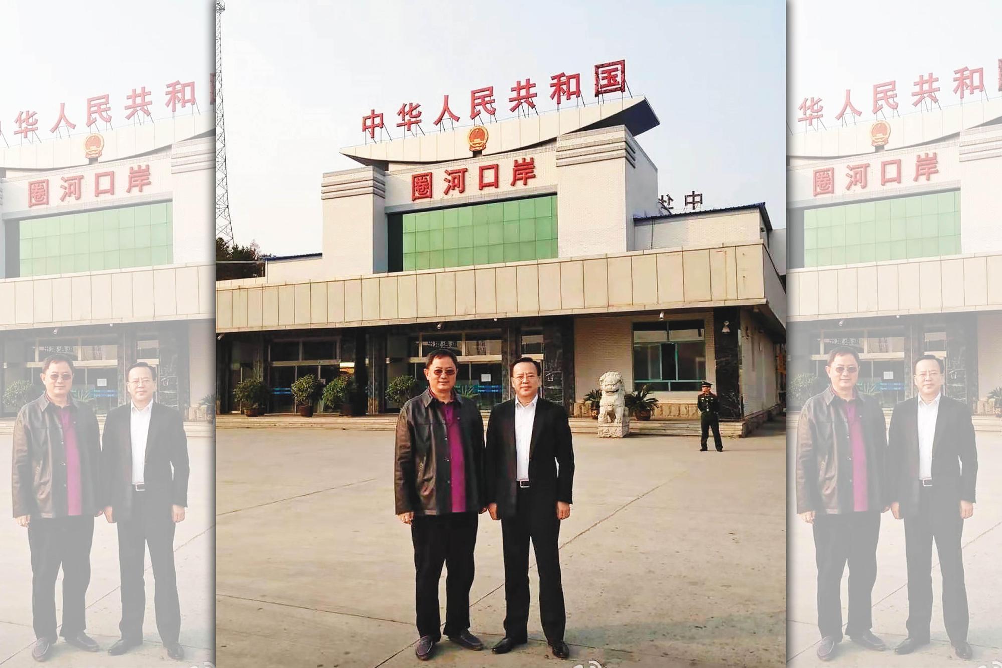 李建軍（左）在中國國安單位官員郭毅敏（右）協助下，在對岸開展命理風水事業。（讀者提供）