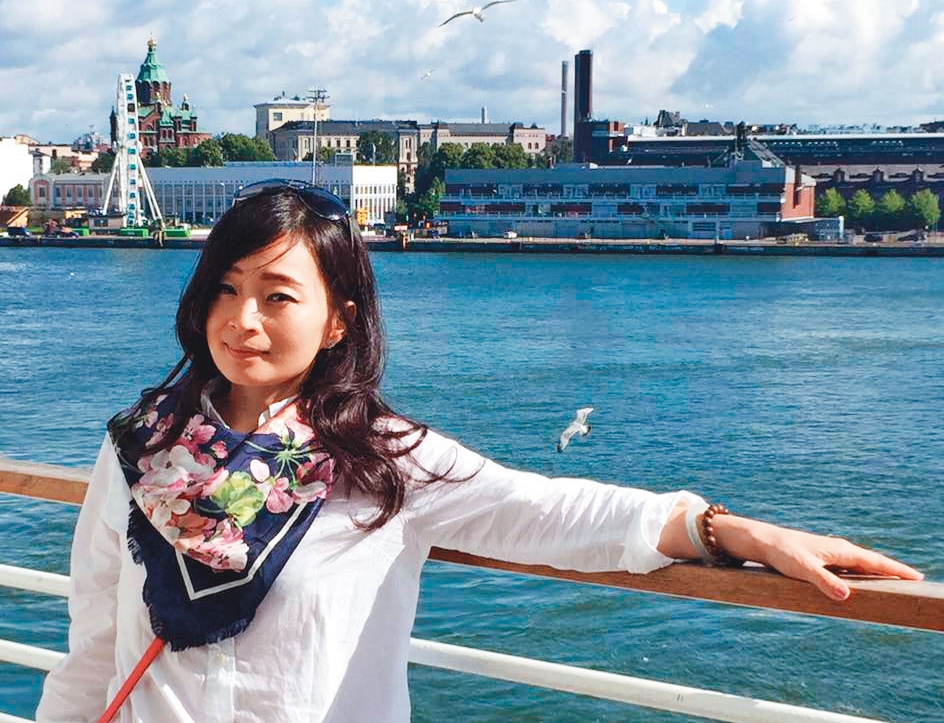 陳女常在臉書貼出國旅遊的照片。（翻攝自臉書）