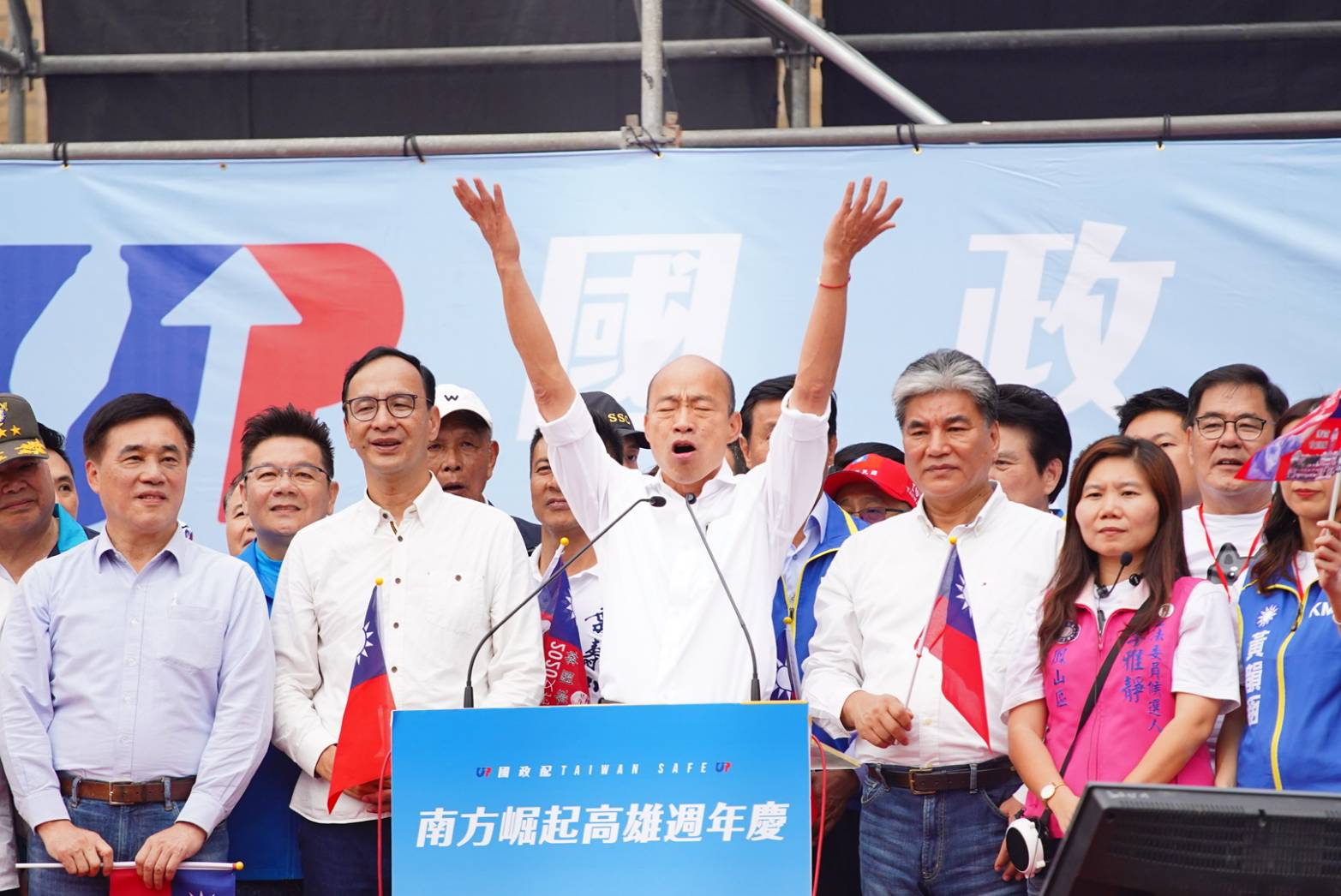 國民黨總統候選人韓國瑜近日陷入抱嬰風波。（資料照）