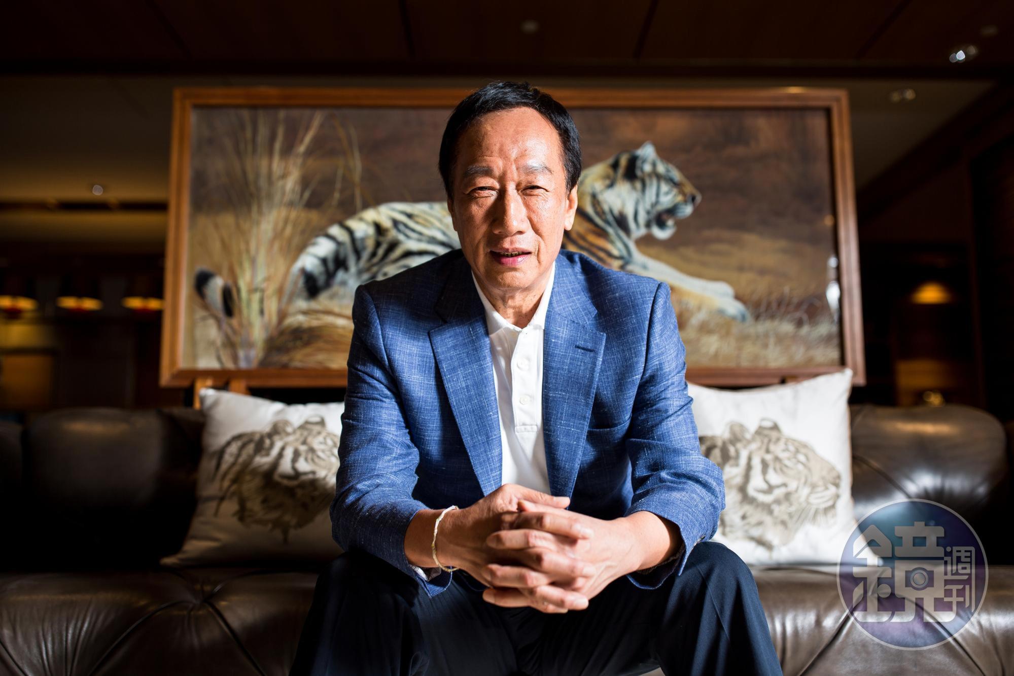 為了展現參選決心,郭台銘宣布卸下鴻海董事長一職。