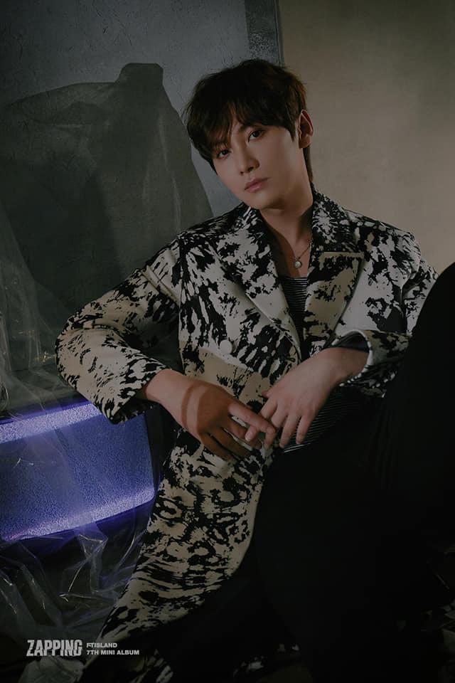 FTIsland吉他手宋承炫約滿不續,確定離團。(翻攝FTIsland FB)