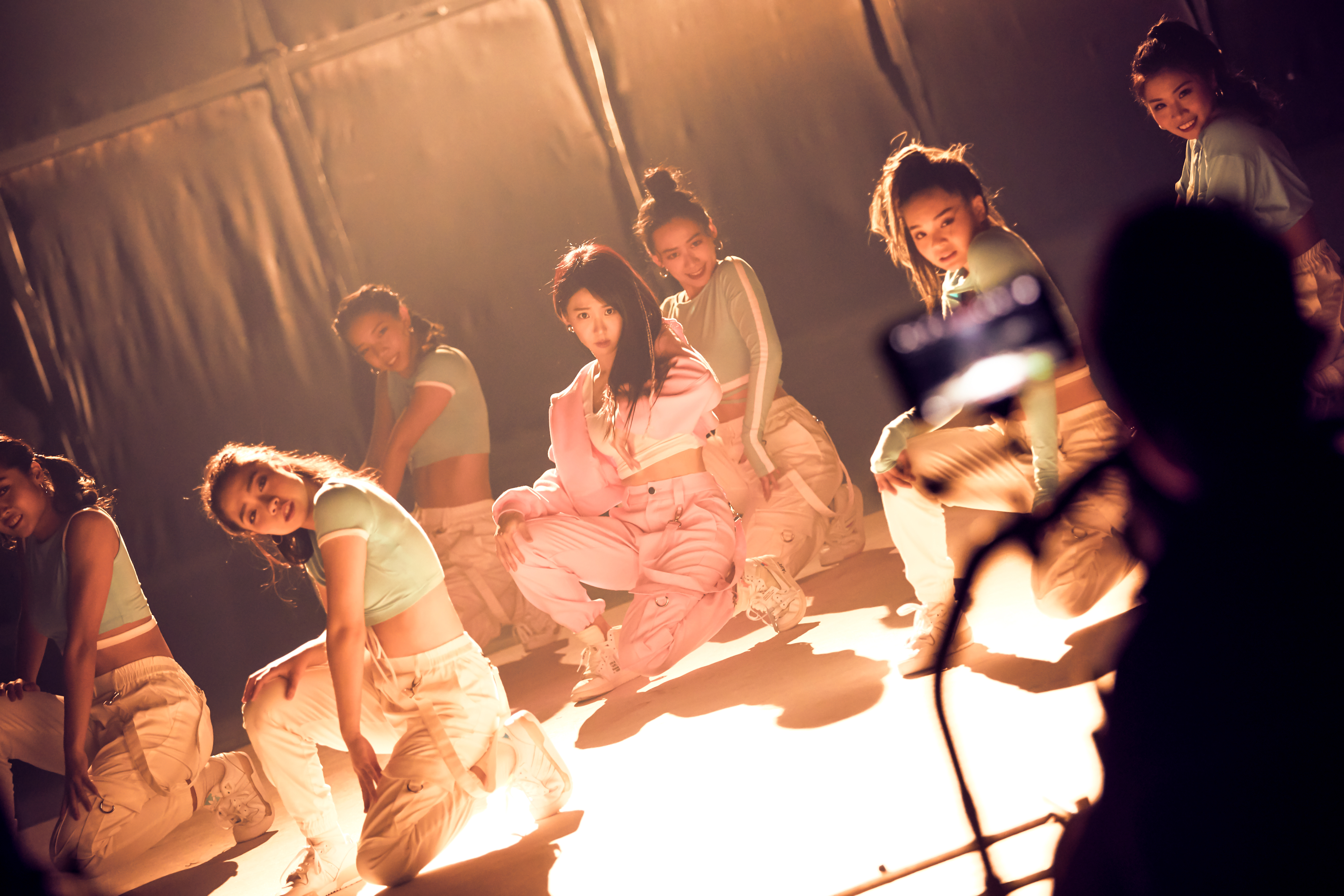 郭書瑤（瑤瑤）推出新單曲〈合拍〉，宣告回歸樂壇。（何樂音樂提供）