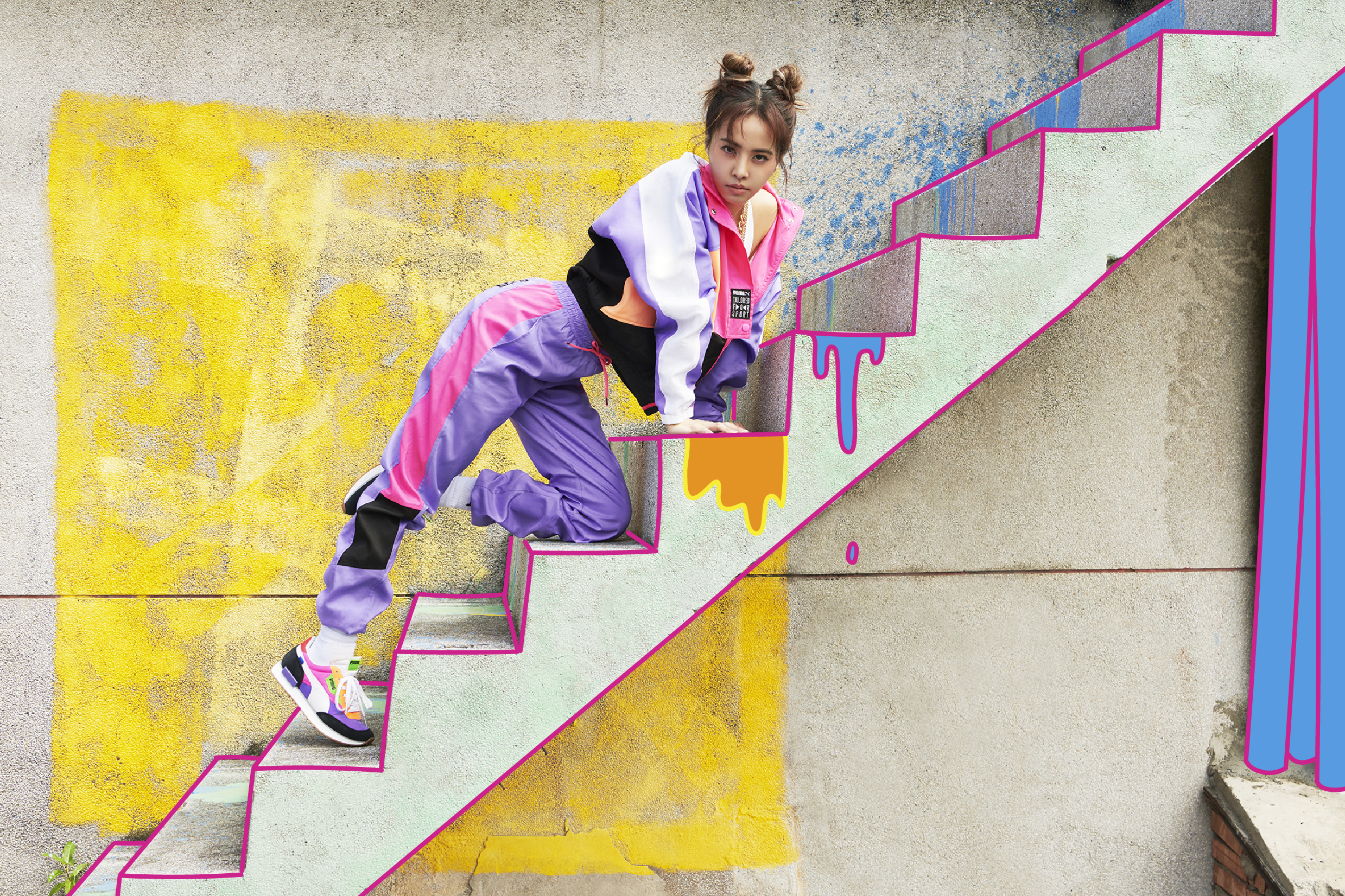 代言人蔡依林身穿TFS撞色立領外套NT$2,780、TFS長褲NT$2,580、FUTURE RIDER PLAY ON鞋履NT$2,980。（PUMA）
