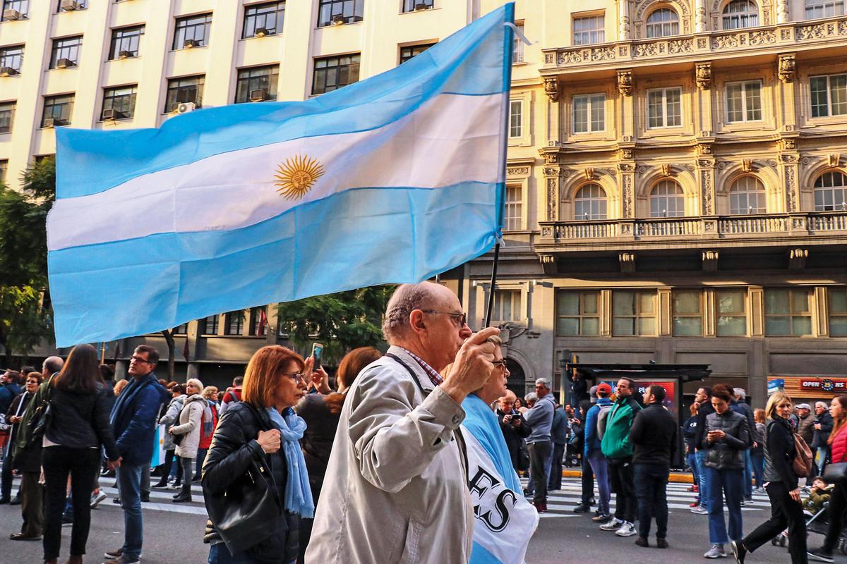 2019下半年阿根廷倒債危機出現，一度延燒到不少投資人配置的新興市場債基金。（東方IC）