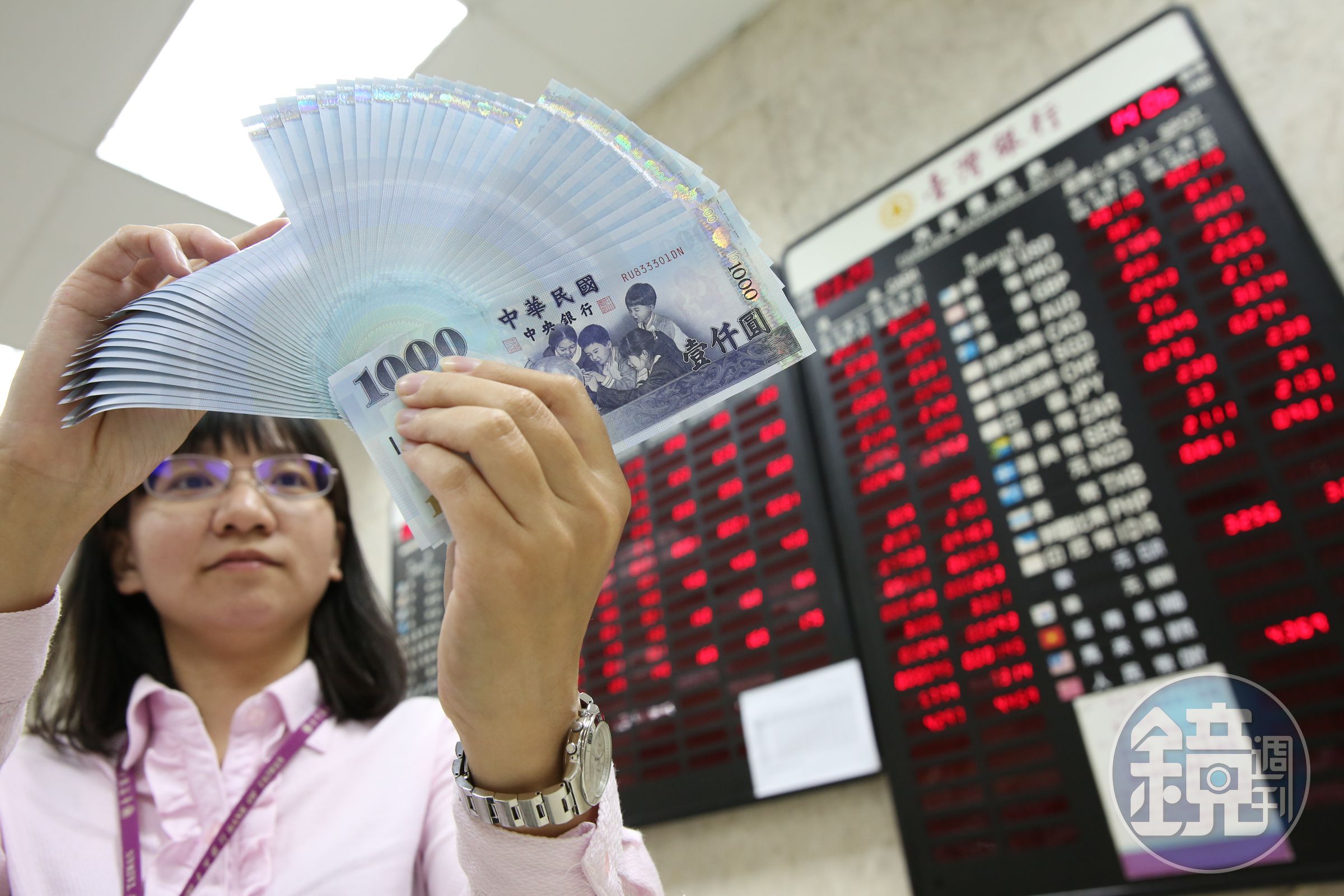 中美貿易戰導致外資與企業轉向投資台灣，新台幣表現強勢。