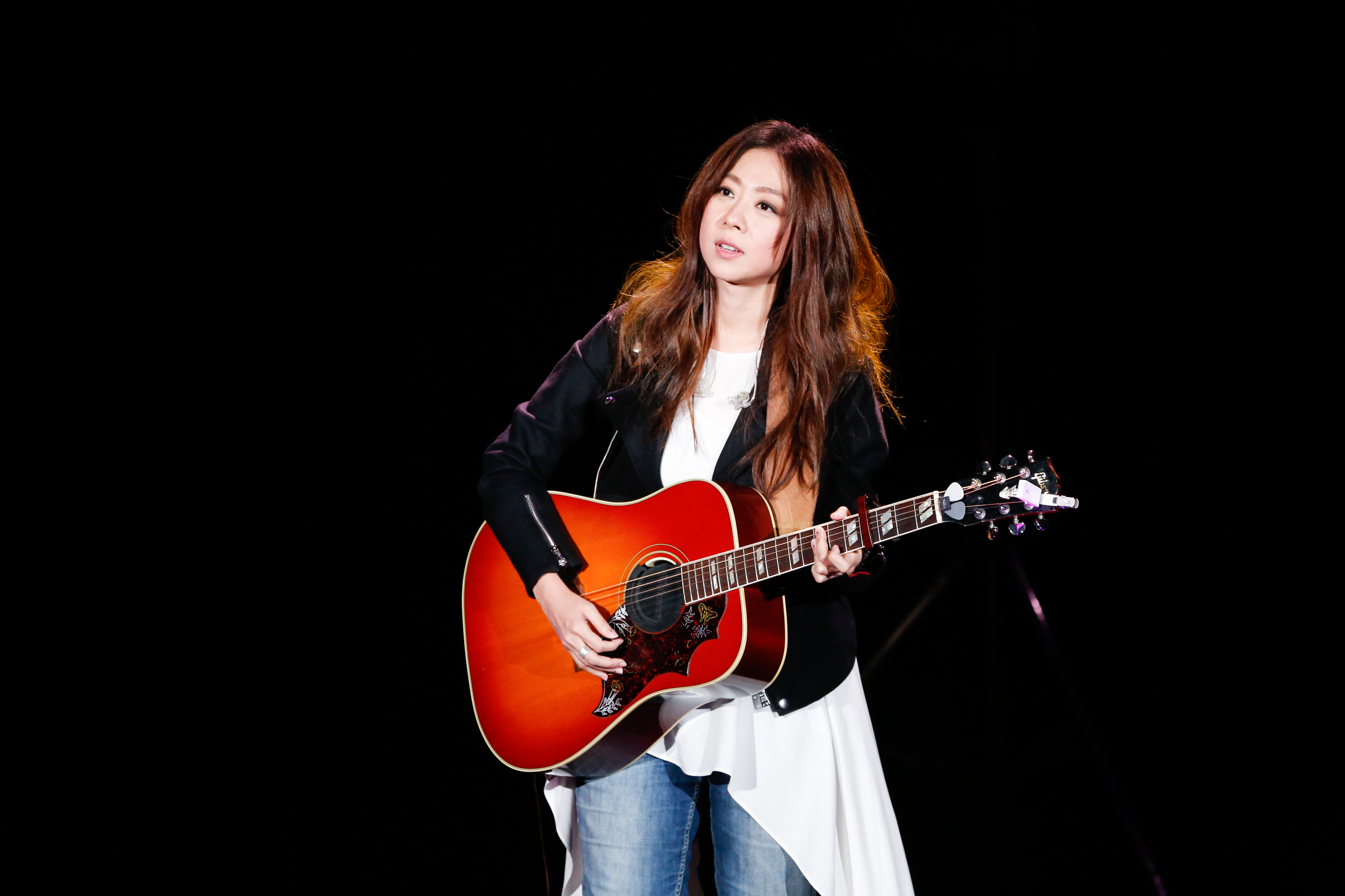 陳綺貞和舊愛鍾成虎鬧翻，人設疑似翻車，音樂人陳君豪則是發文力挺她。（本刊資料照）