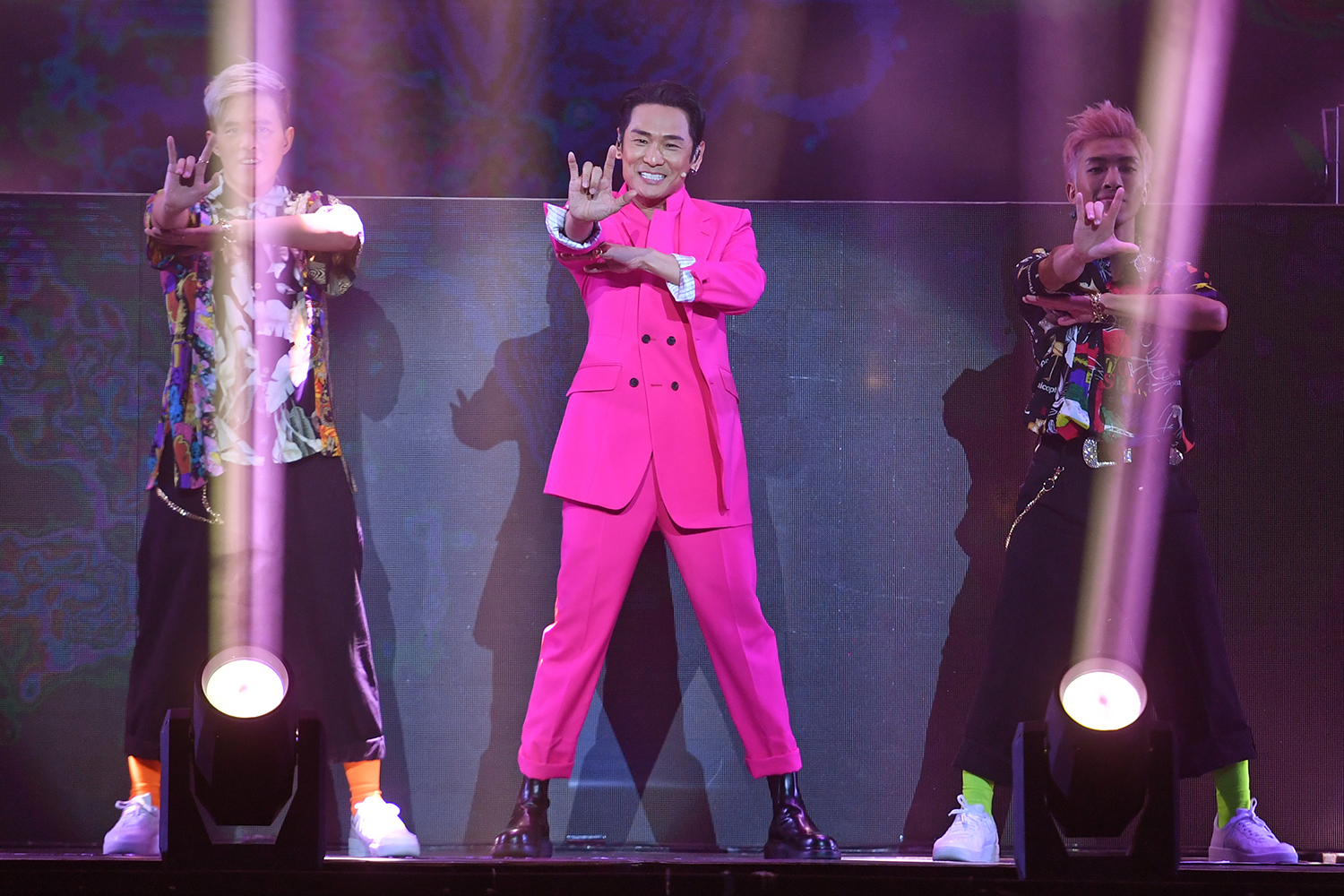 杜德偉昨（24）日在北京工人體育館舉行「Get Up起來世界巡回演唱會」，與5000歌迷一起過平安夜。（滾動工作室提供）