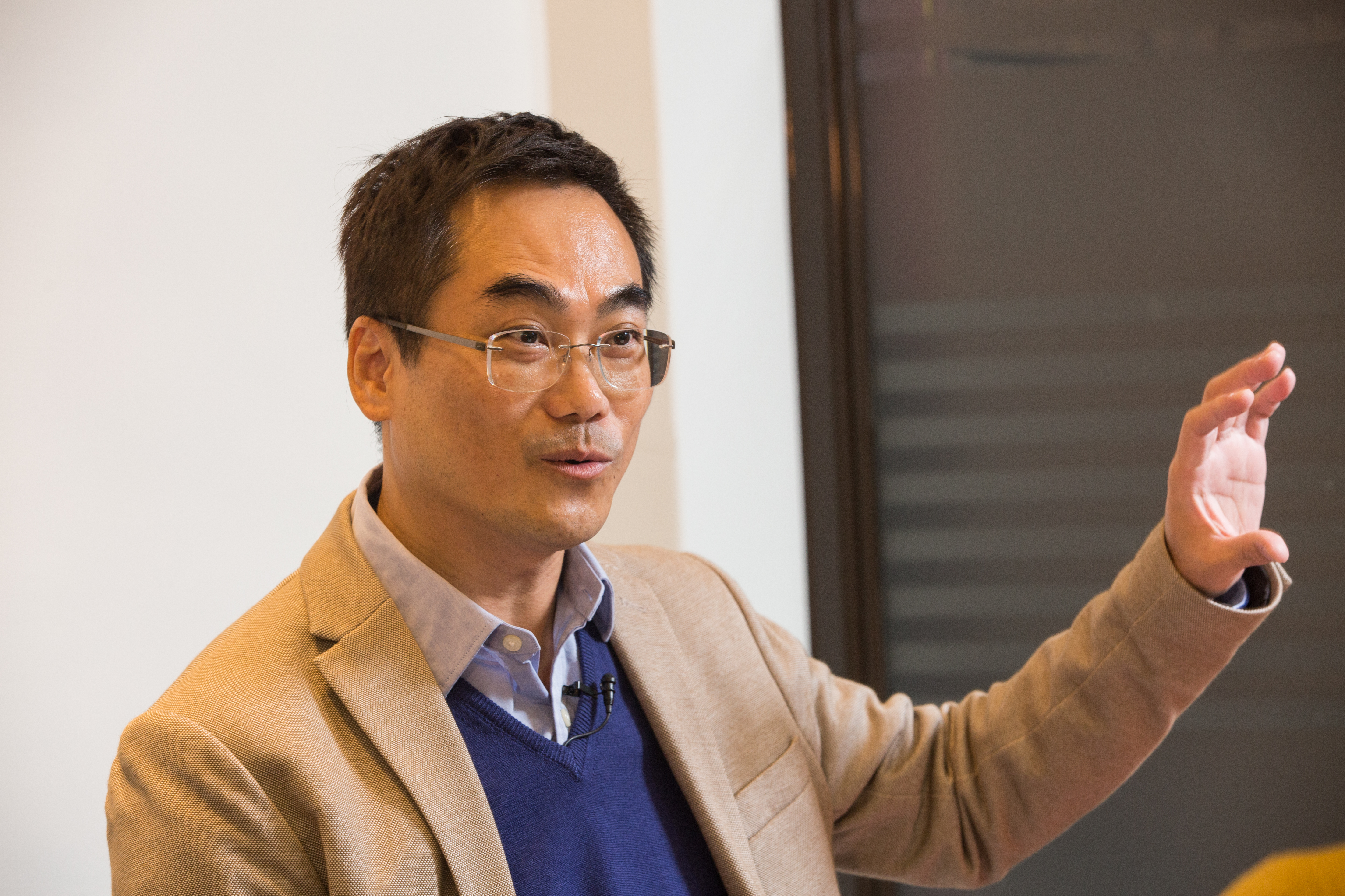 洪志賢認為，長線外資通常都會選擇績優公司買進，因此跟著外資選股，便能事半功倍。