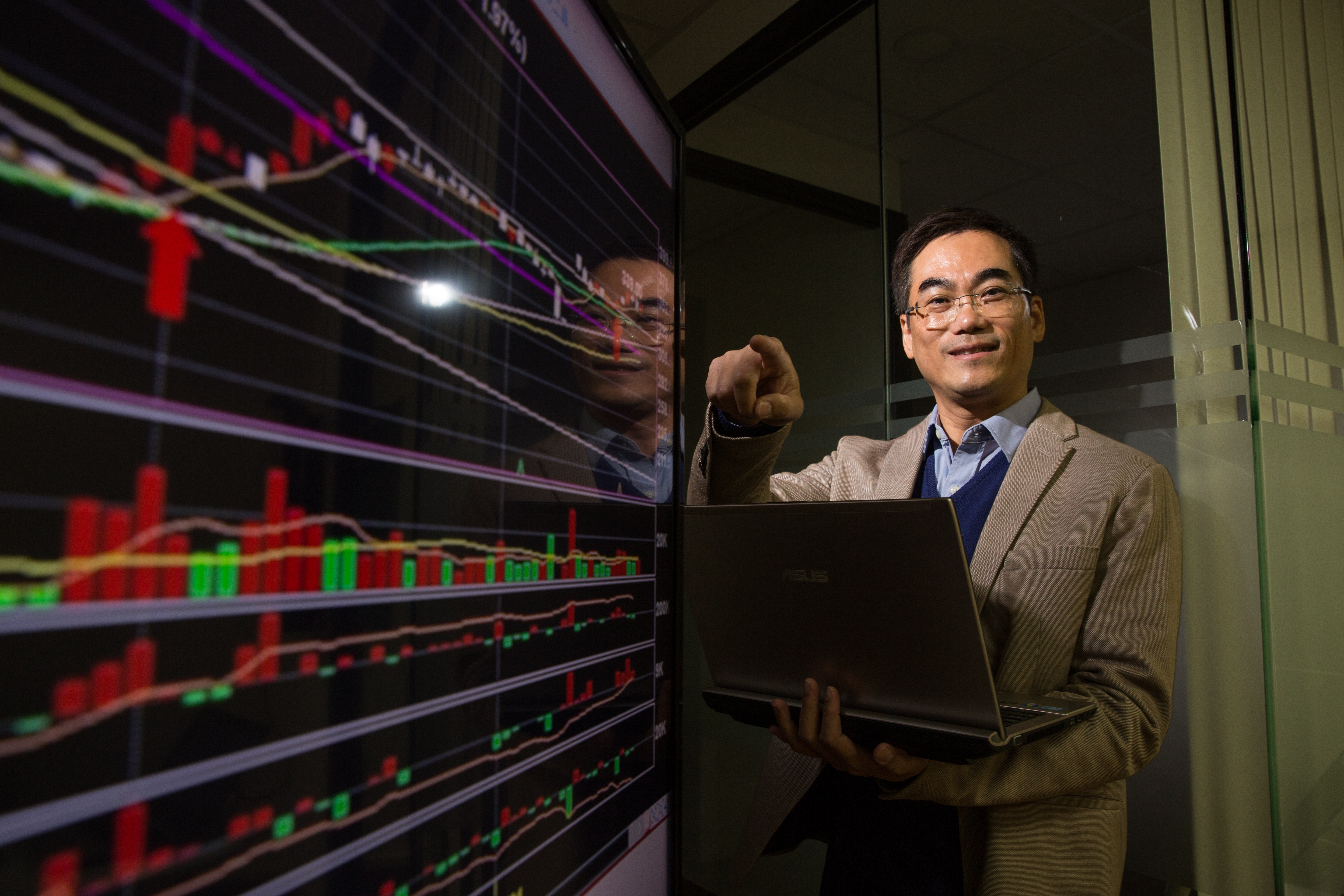 對投資充滿熱情的洪志賢，將研究股市當作一生志業。