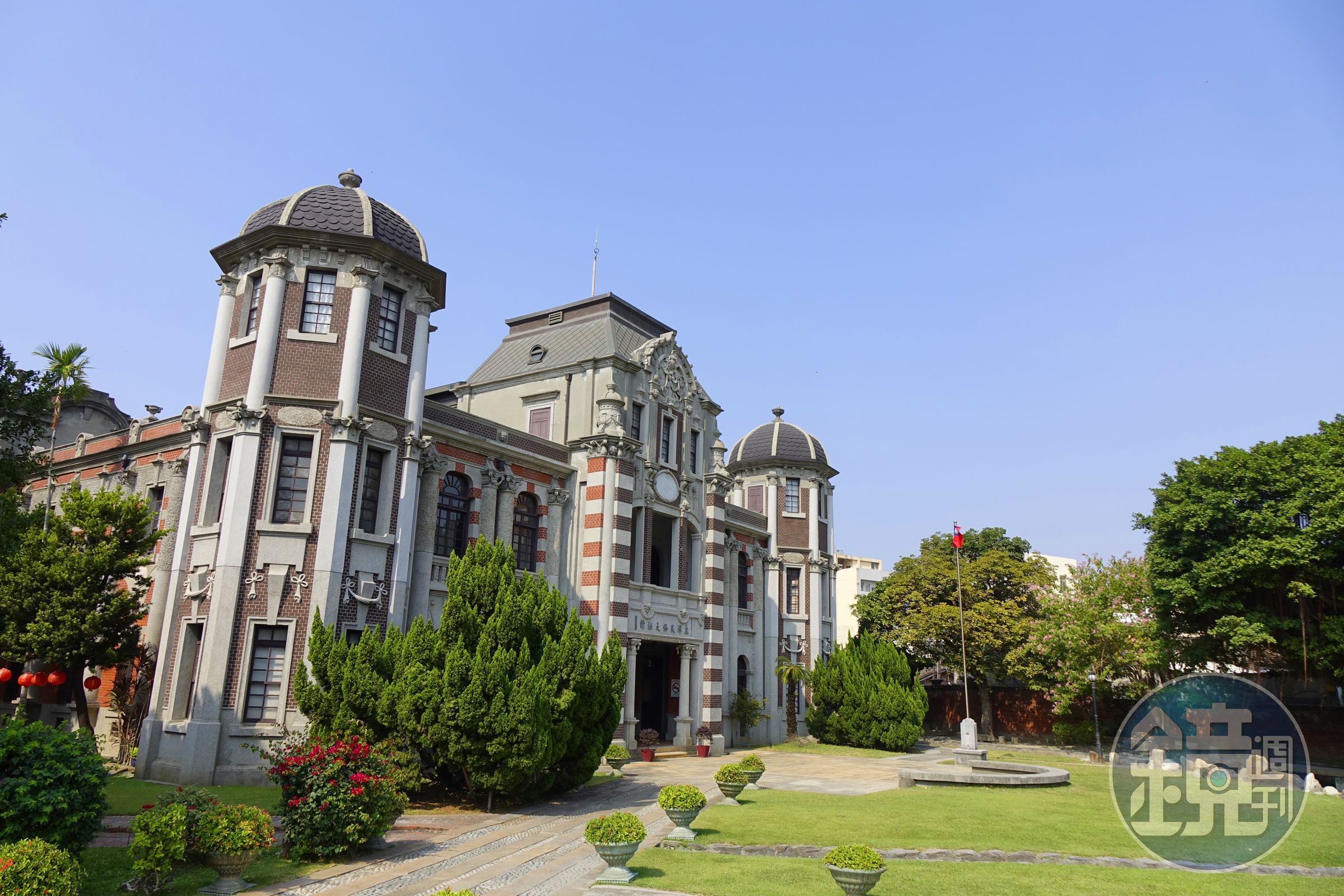 自從志玲姐姐大婚選在80年歷史的台南藝術館，就帶動洋樓古宅旅遊風潮，鹿港百年歷史古蹟「大和樓」也再度成為網友熱搜景點。
