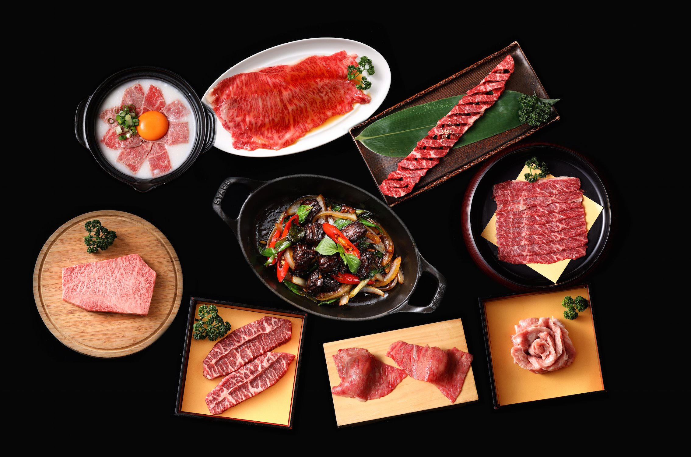 YKNK Club除了直火炭烤的燒肉也有許多居酒屋菜色。（YKNK Club提供）