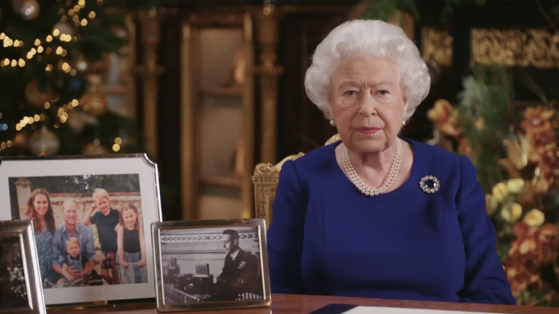 英國女王伊莉莎白二世如同往年於耶誕節時發表耶誕致詞，她形容今年是相當顛簸的一年。（翻攝the royal family臉書）