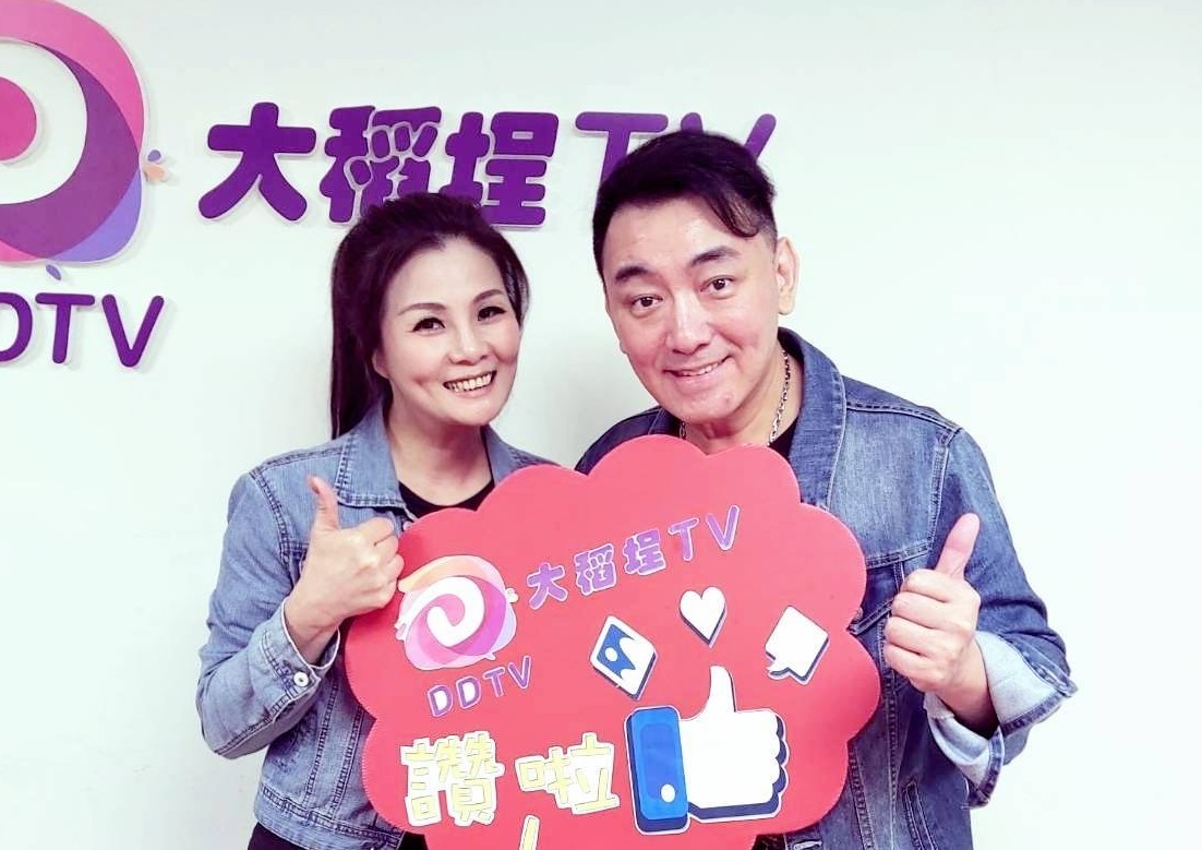 徐亨加盟新東家並與師姐林彙敏合拍MV。（大稻埕娛樂提供）