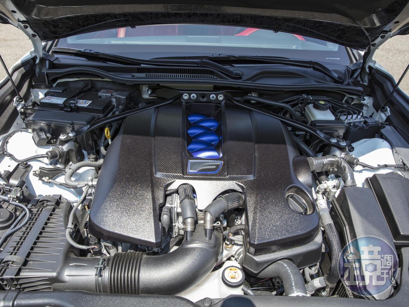原廠代號2UR-GSE 5.0升自然進氣V8引擎。